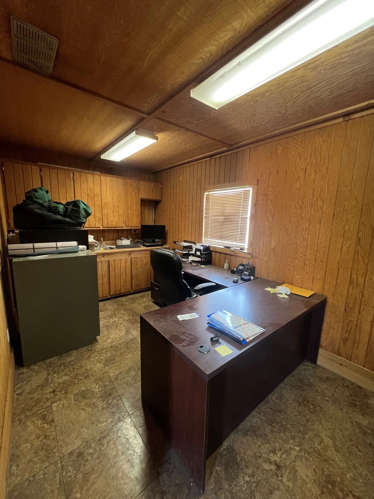 Industrial For Rent in Erath County , 3533 N US 281, Stephenville, Texas 76401, 0, 0, Garage spaces, 11,550 Sqft, built in 1993, mls#21376445, Real Estate Agent in Stephenville, Homes For Rent in Erath county, Homes For Rent in Stephenville, Realtor in Stephenville Texas, Real Estate Brokerage Independent Realty Texas, Luminita Cordes Realtor
