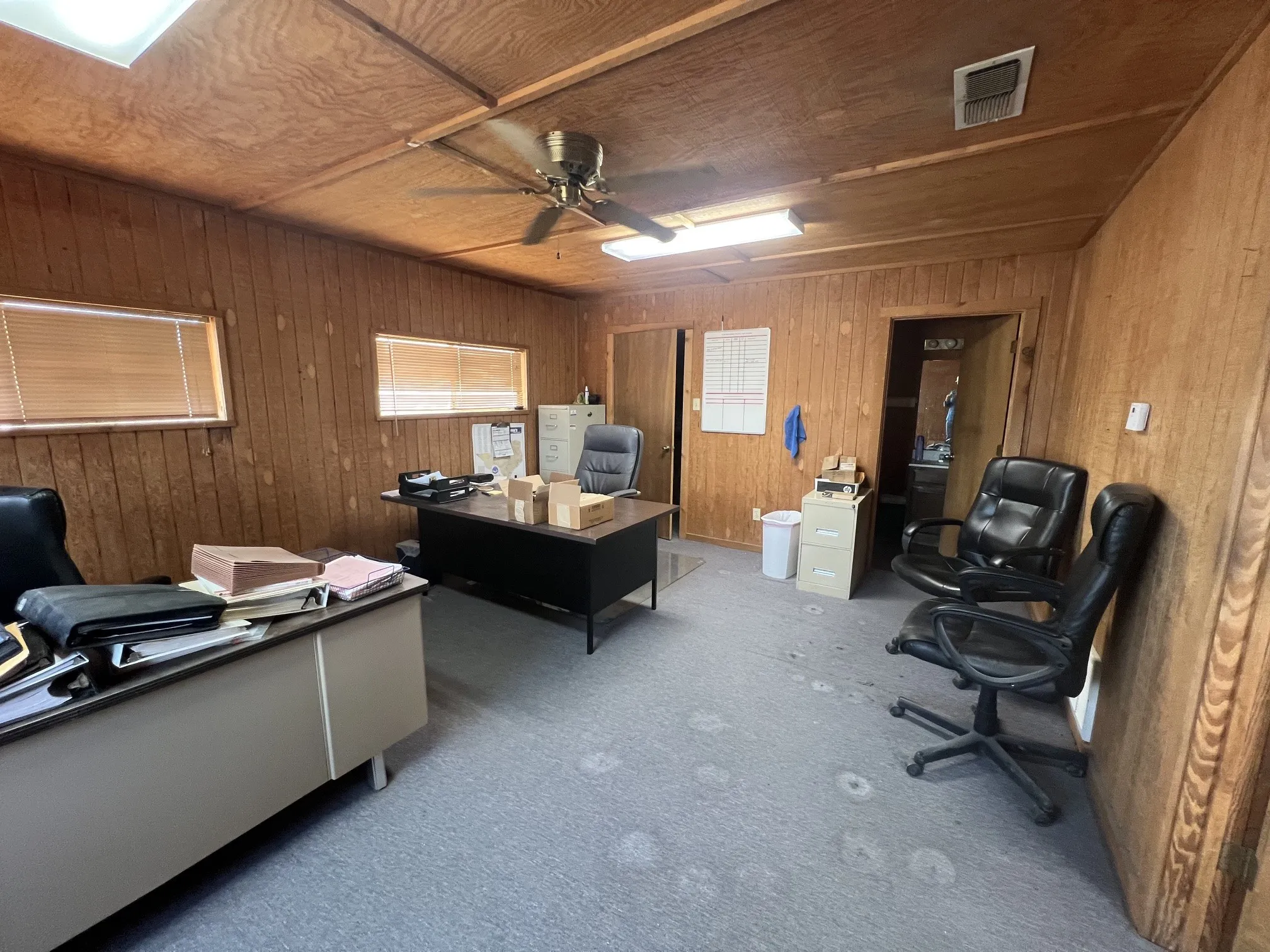 Industrial For Rent in Erath County , 3533 N US 281, Stephenville, Texas 76401, 0, 0, Garage spaces, 11,550 Sqft, built in 1993, mls#21376445, Real Estate Agent in Stephenville, Homes For Rent in Erath county, Homes For Rent in Stephenville, Realtor in Stephenville Texas, Real Estate Brokerage Independent Realty Texas, Luminita Cordes Realtor