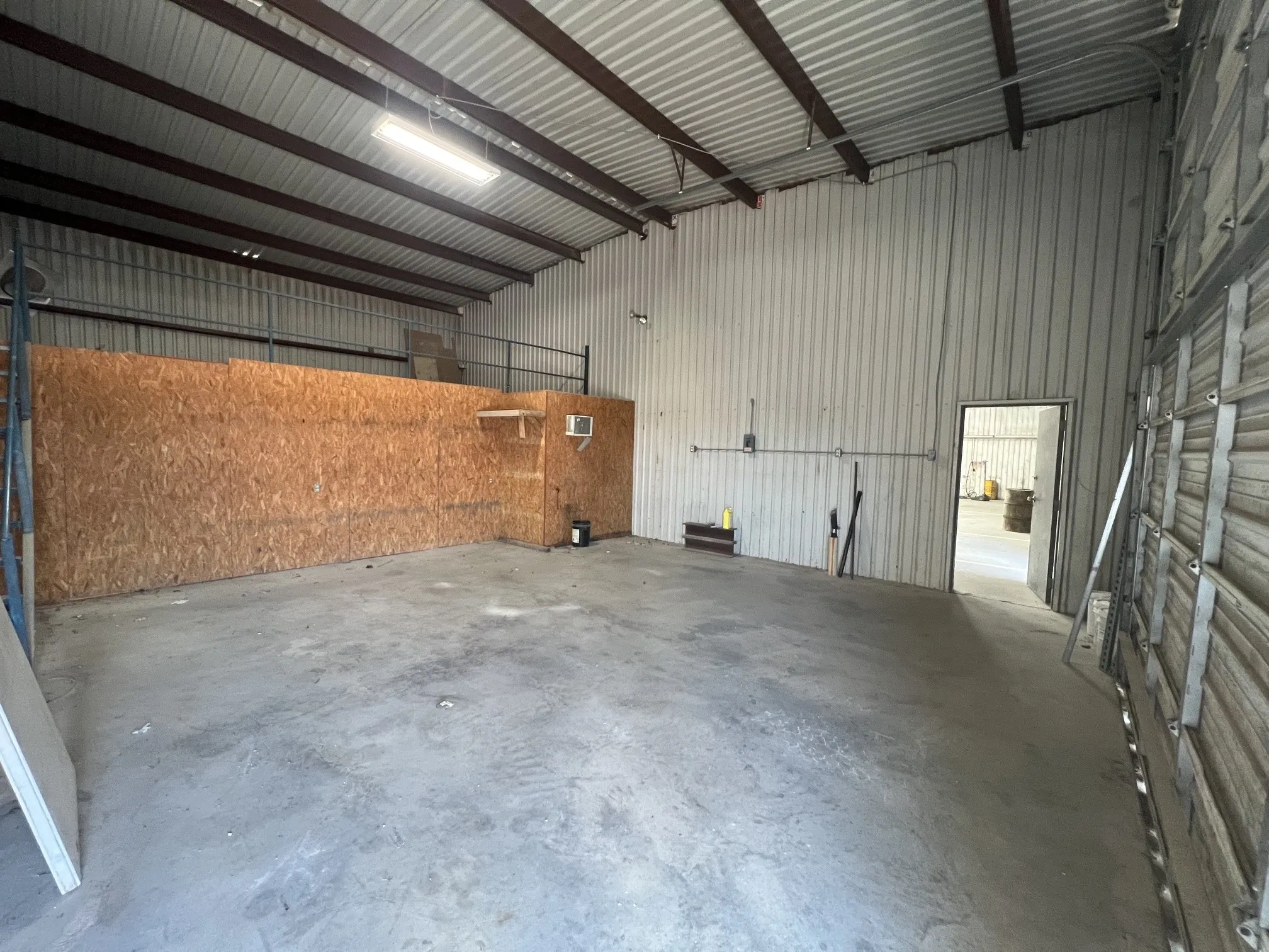 Industrial For Rent in Erath County , 3533 N US 281, Stephenville, Texas 76401, 0, 0, Garage spaces, 11,550 Sqft, built in 1993, mls#21376445, Real Estate Agent in Stephenville, Homes For Rent in Erath county, Homes For Rent in Stephenville, Realtor in Stephenville Texas, Real Estate Brokerage Independent Realty Texas, Luminita Cordes Realtor