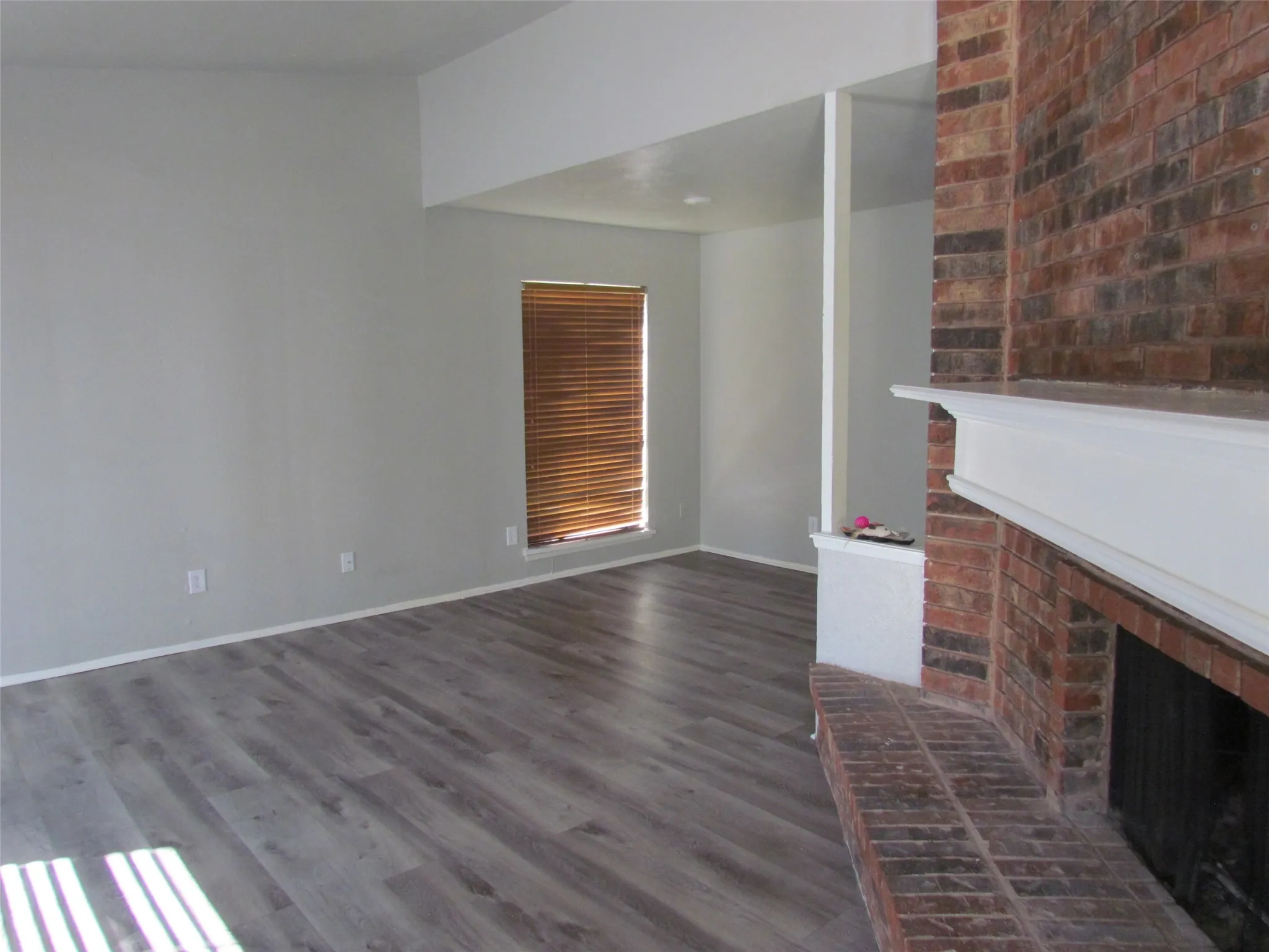 Single Family Residence For Rent in Rockwall County , 9214 Millwood Drive, Rowlett, Texas 75088, 3 Bedroom, 2 Bathroom, 2 Garage spaces, 1,748 Sqft, built in 1983, mls#21377627, Real Estate Agent in Rowlett, Homes For Rent in Rockwall county, Homes For Rent in Rowlett, Realtor in Rowlett Texas, Real Estate Brokerage Independent Realty Texas, Luminita Cordes Realtor