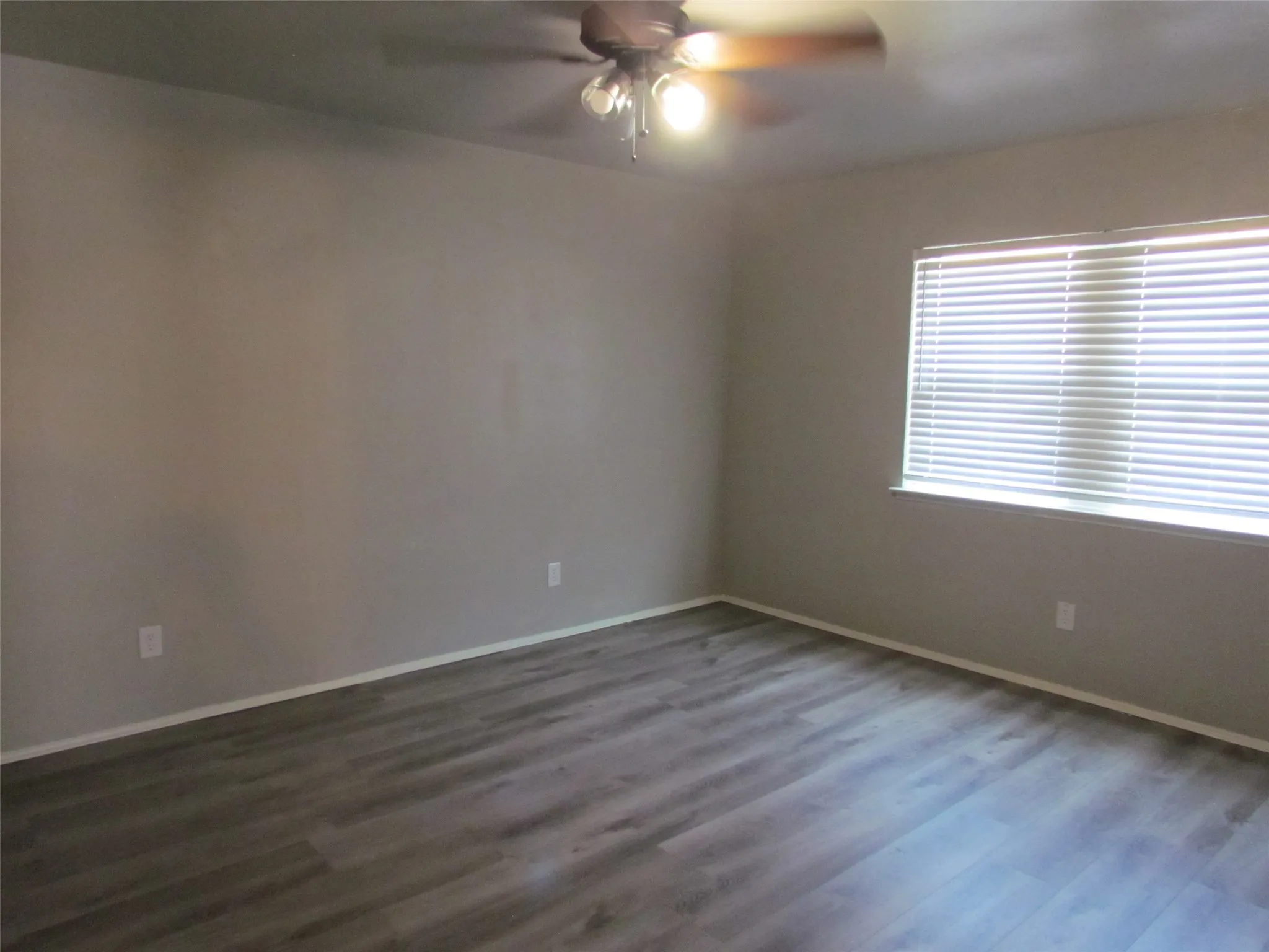 Single Family Residence For Rent in Rockwall County , 9214 Millwood Drive, Rowlett, Texas 75088, 3 Bedroom, 2 Bathroom, 2 Garage spaces, 1,748 Sqft, built in 1983, mls#21377627, Real Estate Agent in Rowlett, Homes For Rent in Rockwall county, Homes For Rent in Rowlett, Realtor in Rowlett Texas, Real Estate Brokerage Independent Realty Texas, Luminita Cordes Realtor