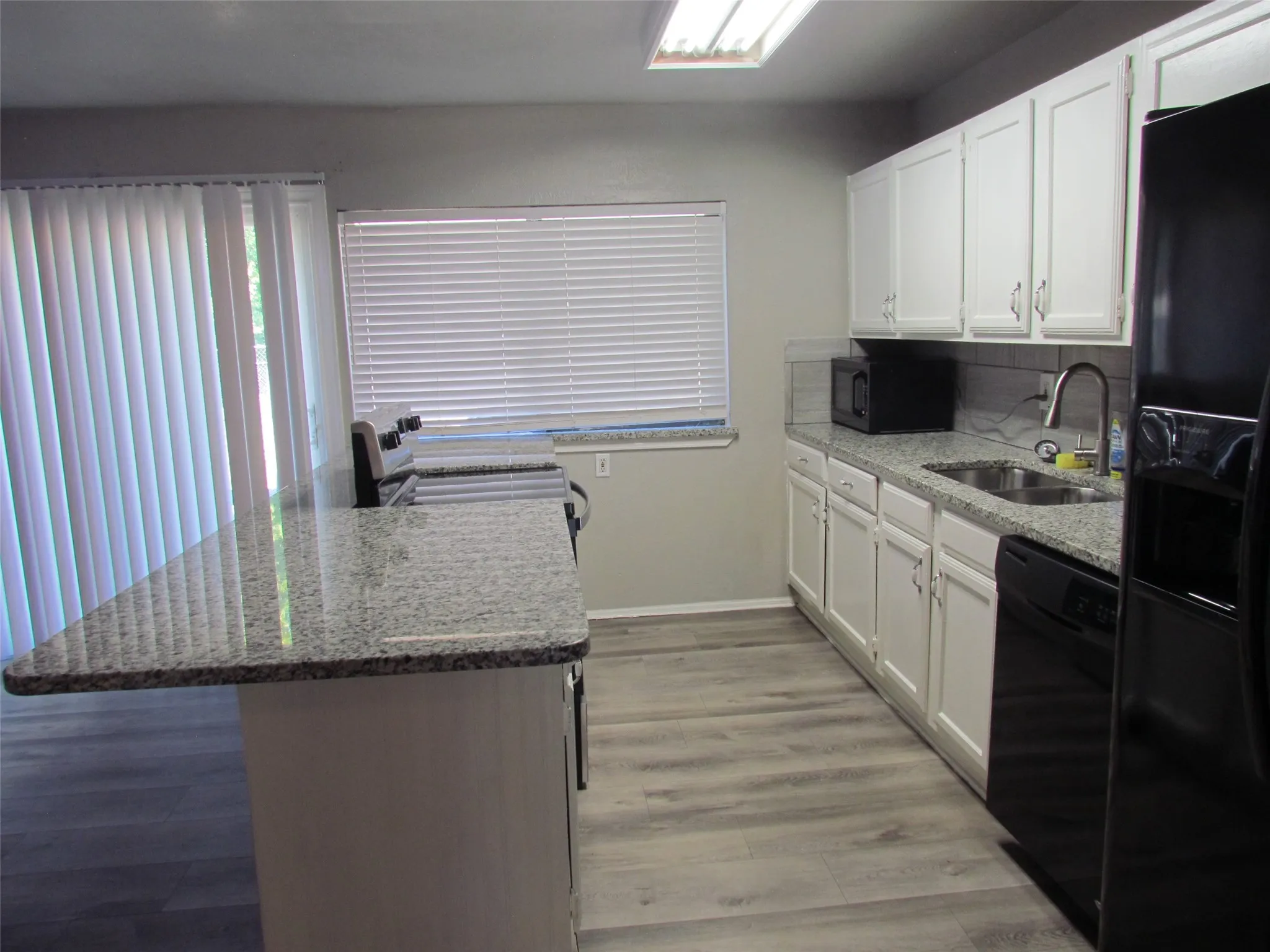 Single Family Residence For Rent in Rockwall County , 9214 Millwood Drive, Rowlett, Texas 75088, 3 Bedroom, 2 Bathroom, 2 Garage spaces, 1,748 Sqft, built in 1983, mls#21377627, Real Estate Agent in Rowlett, Homes For Rent in Rockwall county, Homes For Rent in Rowlett, Realtor in Rowlett Texas, Real Estate Brokerage Independent Realty Texas, Luminita Cordes Realtor