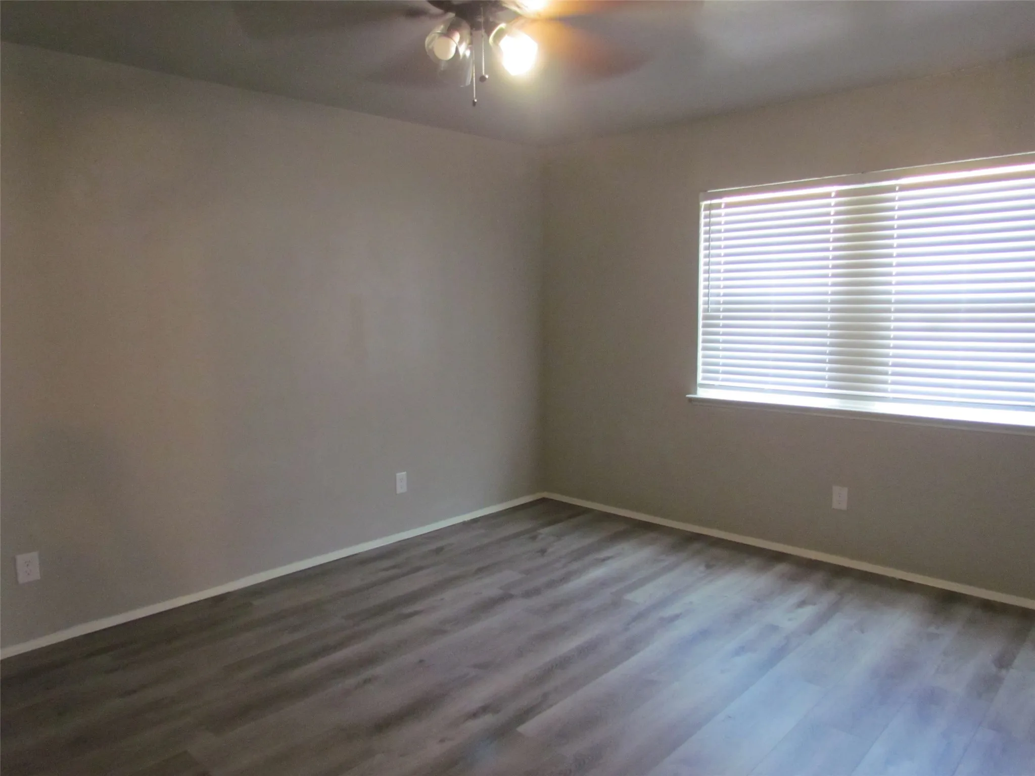 Single Family Residence For Rent in Rockwall County , 9214 Millwood Drive, Rowlett, Texas 75088, 3 Bedroom, 2 Bathroom, 2 Garage spaces, 1,748 Sqft, built in 1983, mls#21377627, Real Estate Agent in Rowlett, Homes For Rent in Rockwall county, Homes For Rent in Rowlett, Realtor in Rowlett Texas, Real Estate Brokerage Independent Realty Texas, Luminita Cordes Realtor