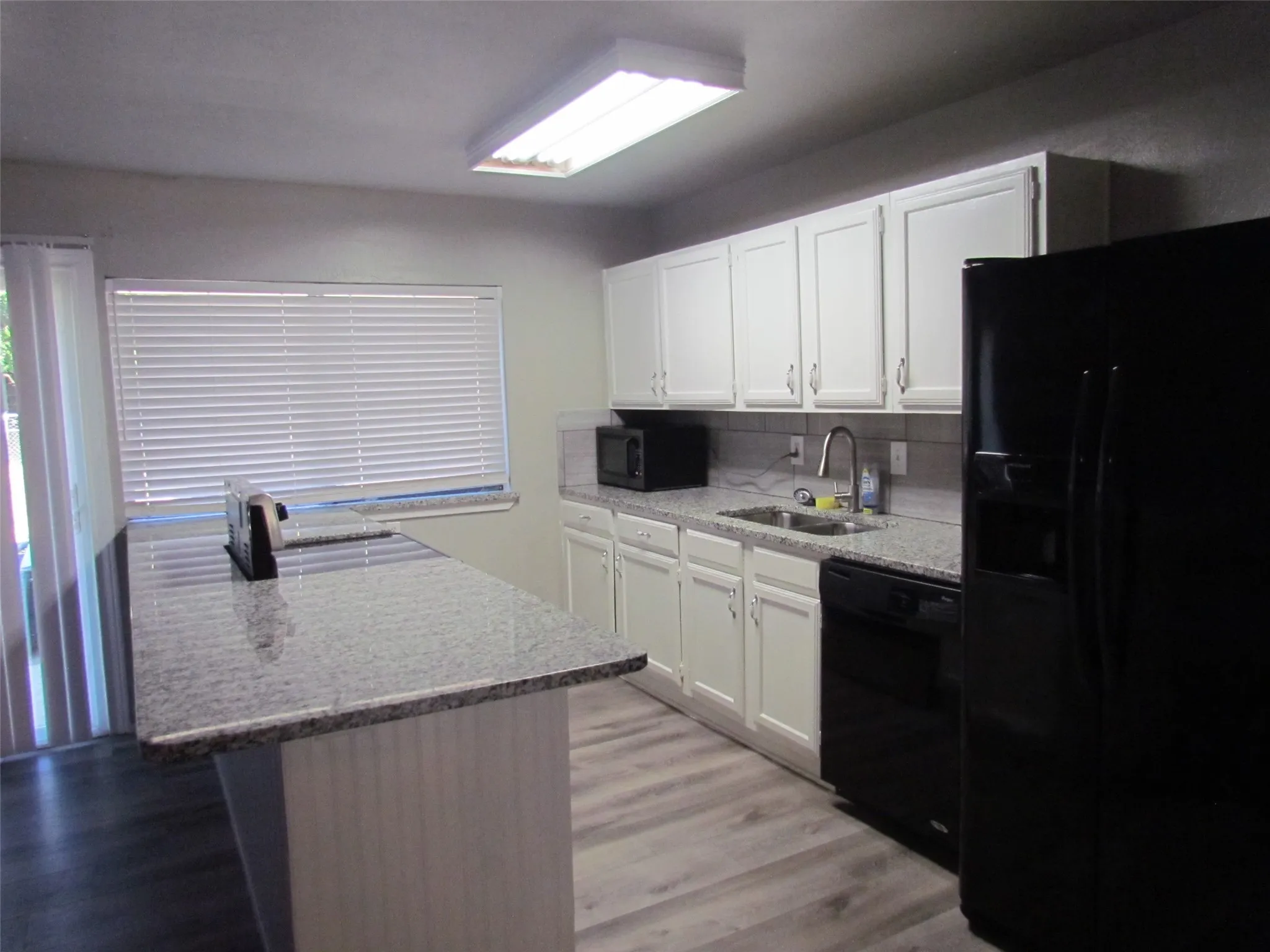 Single Family Residence For Rent in Rockwall County , 9214 Millwood Drive, Rowlett, Texas 75088, 3 Bedroom, 2 Bathroom, 2 Garage spaces, 1,748 Sqft, built in 1983, mls#21377627, Real Estate Agent in Rowlett, Homes For Rent in Rockwall county, Homes For Rent in Rowlett, Realtor in Rowlett Texas, Real Estate Brokerage Independent Realty Texas, Luminita Cordes Realtor