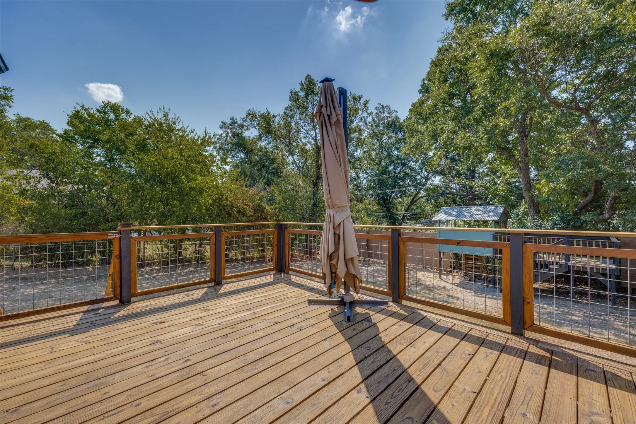 Single Family Residence For Sale in Grayson County , 1530 W Chestnut Street, Denison, Texas 75020, 2 Bedroom, 1 Bathroom, Garage spaces, 908 Sqft, built in 1940, mls#21365141, Real Estate Agent in Denison, Homes For Sale in Grayson county, Homes For Sale in Denison, Realtor in Denison Texas, Real Estate Brokerage Independent Realty Texas, Luminita Cordes Realtor
