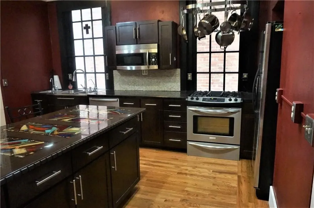 Office For Rent in Grayson County , 611 Main Street, Denison, Texas 75020, 0, 0, Garage spaces, 0 Sqft, built in 1920, mls#21377587, Real Estate Agent in Denison, Homes For Rent in Grayson county, Homes For Rent in Denison, Realtor in Denison Texas, Real Estate Brokerage Independent Realty Texas, Luminita Cordes Realtor