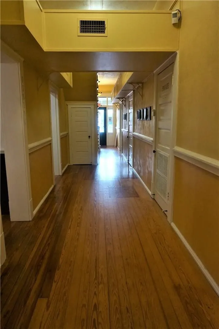 Office For Rent in Grayson County , 611 Main Street, Denison, Texas 75020, 0, 0, Garage spaces, 0 Sqft, built in 1920, mls#21377587, Real Estate Agent in Denison, Homes For Rent in Grayson county, Homes For Rent in Denison, Realtor in Denison Texas, Real Estate Brokerage Independent Realty Texas, Luminita Cordes Realtor