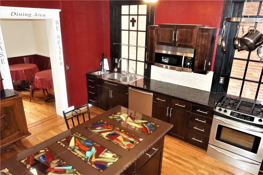 Office For Rent in Grayson County , 611 Main Street, Denison, Texas 75020, 0, 0, Garage spaces, 0 Sqft, built in 1920, mls#21377587, Real Estate Agent in Denison, Homes For Rent in Grayson county, Homes For Rent in Denison, Realtor in Denison Texas, Real Estate Brokerage Independent Realty Texas, Luminita Cordes Realtor