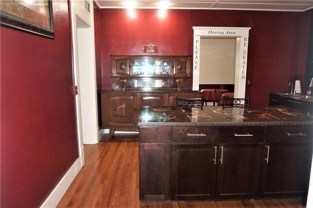 Office For Rent in Grayson County , 611 Main Street, Denison, Texas 75020, 0, 0, Garage spaces, 0 Sqft, built in 1920, mls#21377587, Real Estate Agent in Denison, Homes For Rent in Grayson county, Homes For Rent in Denison, Realtor in Denison Texas, Real Estate Brokerage Independent Realty Texas, Luminita Cordes Realtor