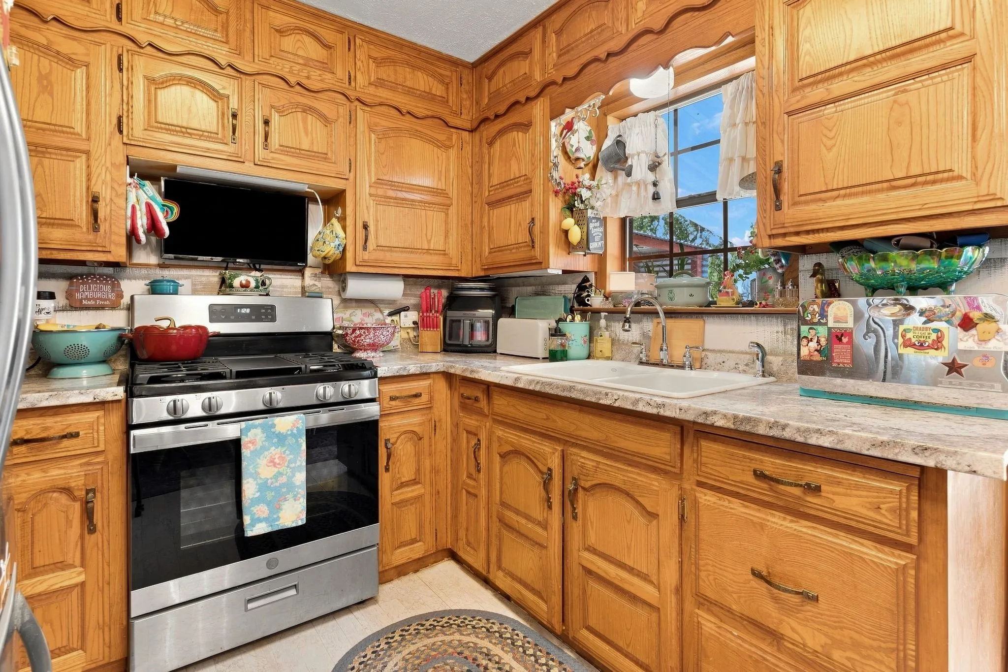 Single Family Residence For Sale in Montague County , 1561 Fm 1816, Bowie, Texas 76230, 3 Bedroom, 2 Bathroom, 1 Garage spaces, 1,232 Sqft, built in 1953, mls#21377176, Real Estate Agent in Bowie, Homes For Sale in Montague county, Homes For Sale in Bowie, Realtor in Bowie Texas, Real Estate Brokerage Independent Realty Texas, Luminita Cordes Realtor