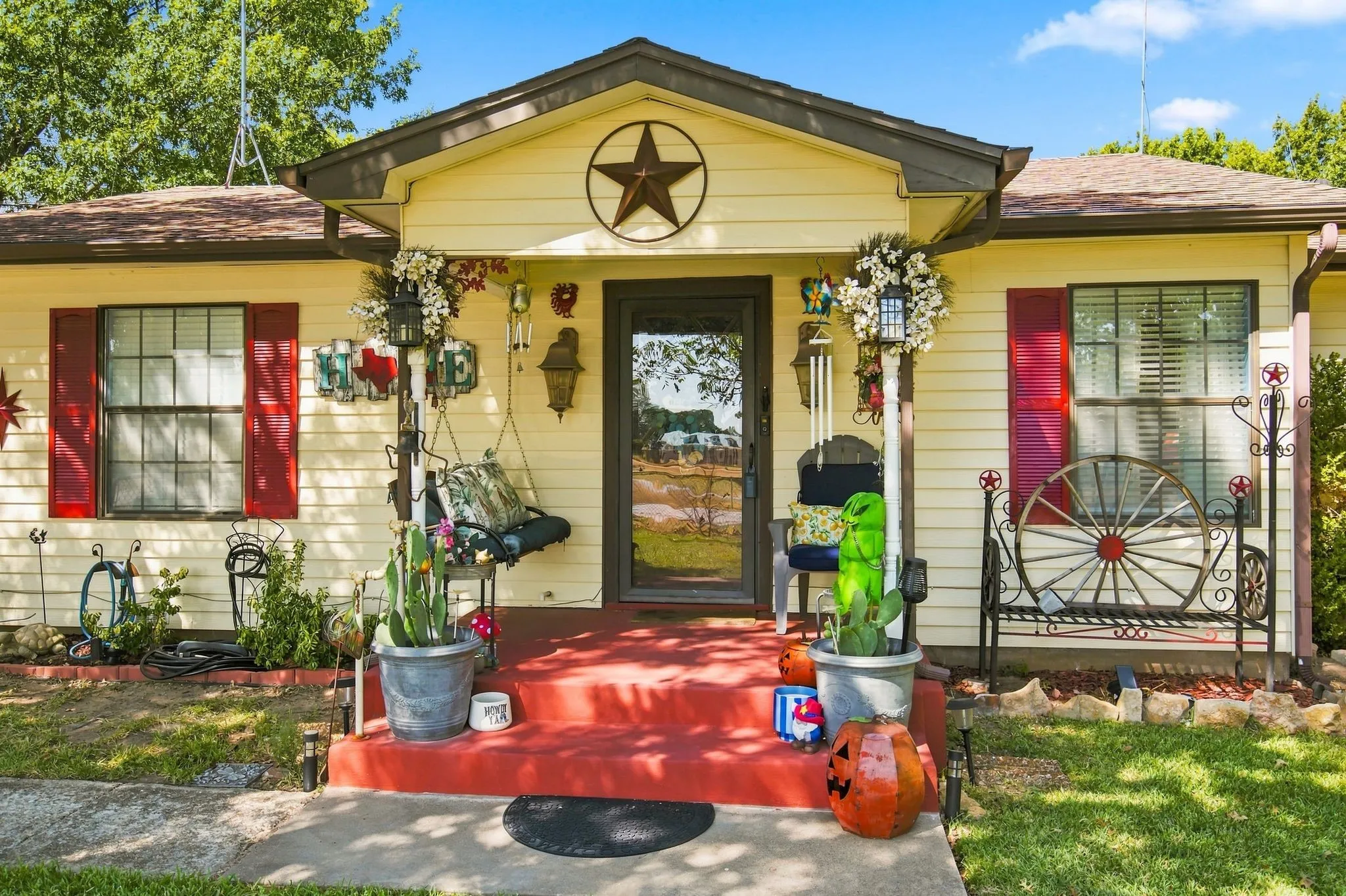 Single Family Residence For Sale in Montague County , 1561 Fm 1816, Bowie, Texas 76230, 3 Bedroom, 2 Bathroom, 1 Garage spaces, 1,232 Sqft, built in 1953, mls#21377176, Real Estate Agent in Bowie, Homes For Sale in Montague county, Homes For Sale in Bowie, Realtor in Bowie Texas, Real Estate Brokerage Independent Realty Texas, Luminita Cordes Realtor