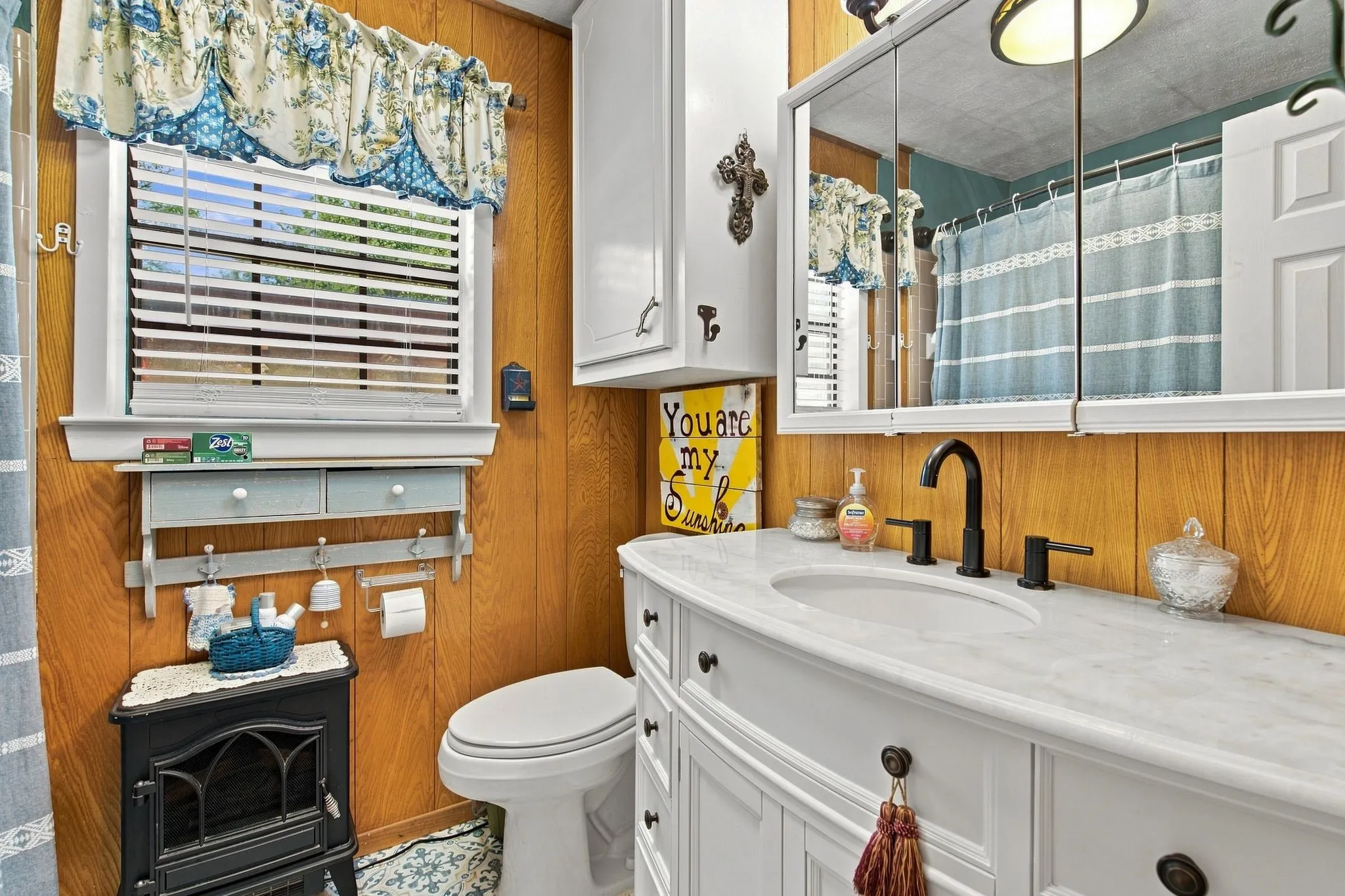 Single Family Residence For Sale in Montague County , 1561 Fm 1816, Bowie, Texas 76230, 3 Bedroom, 2 Bathroom, 1 Garage spaces, 1,232 Sqft, built in 1953, mls#21377176, Real Estate Agent in Bowie, Homes For Sale in Montague county, Homes For Sale in Bowie, Realtor in Bowie Texas, Real Estate Brokerage Independent Realty Texas, Luminita Cordes Realtor