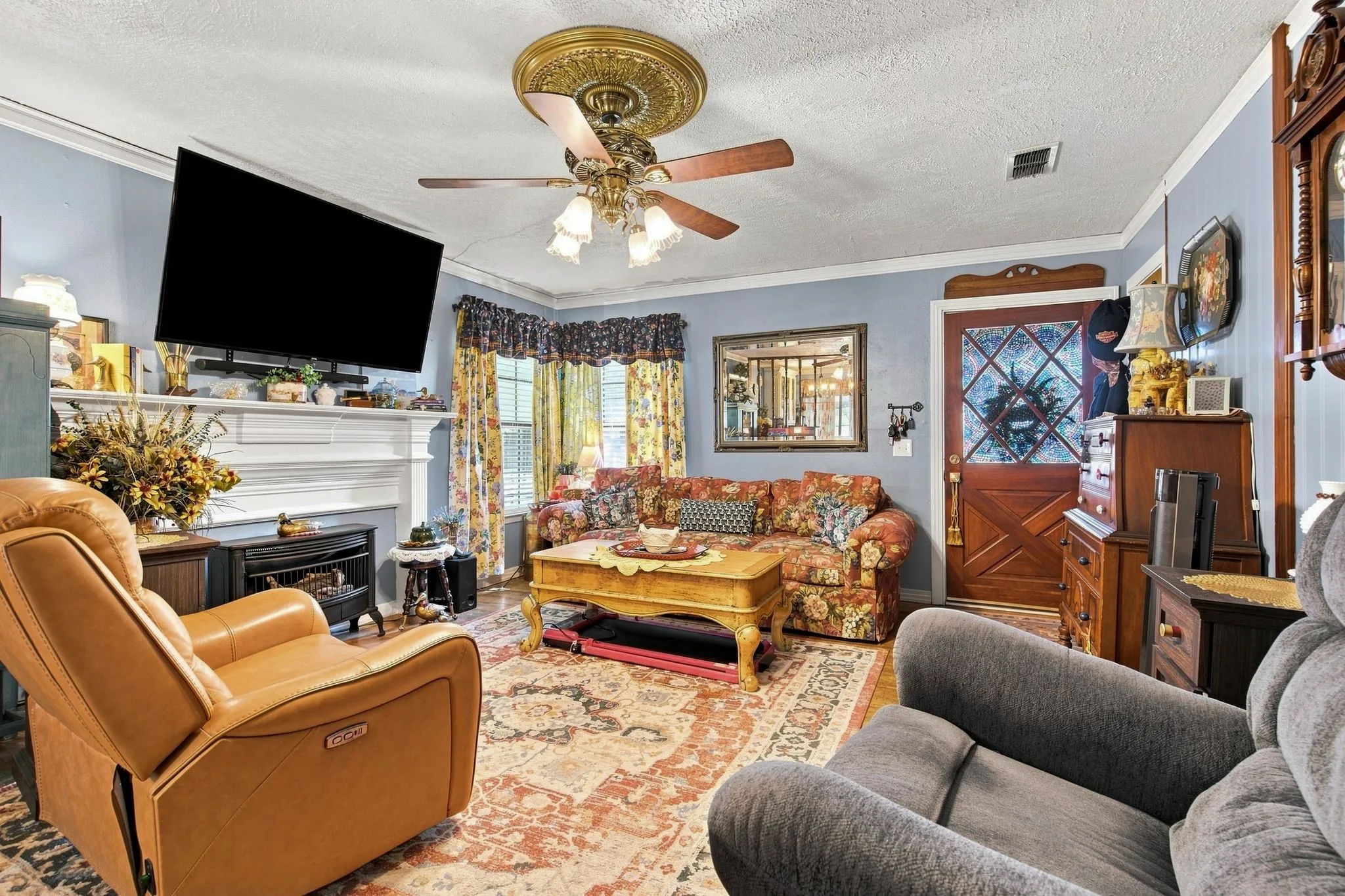 Single Family Residence For Sale in Montague County , 1561 Fm 1816, Bowie, Texas 76230, 3 Bedroom, 2 Bathroom, 1 Garage spaces, 1,232 Sqft, built in 1953, mls#21377176, Real Estate Agent in Bowie, Homes For Sale in Montague county, Homes For Sale in Bowie, Realtor in Bowie Texas, Real Estate Brokerage Independent Realty Texas, Luminita Cordes Realtor