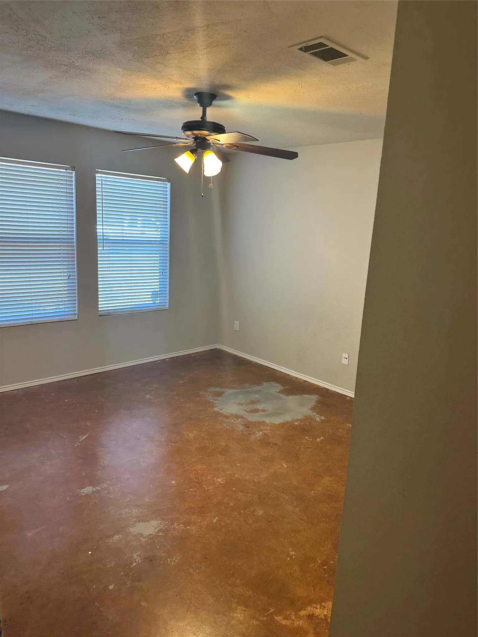 Single Family Residence For Rent in Tarrant County , 5500 Glenshee Drive, Fort Worth, Texas 76135, 3 Bedroom, 2 Bathroom, 2 Garage spaces, 1,462 Sqft, built in 2001, mls#21372220, Real Estate Agent in Fort Worth, Homes For Rent in Tarrant county, Homes For Rent in Fort Worth, Realtor in Fort Worth Texas, Real Estate Brokerage Independent Realty Texas, Luminita Cordes Realtor