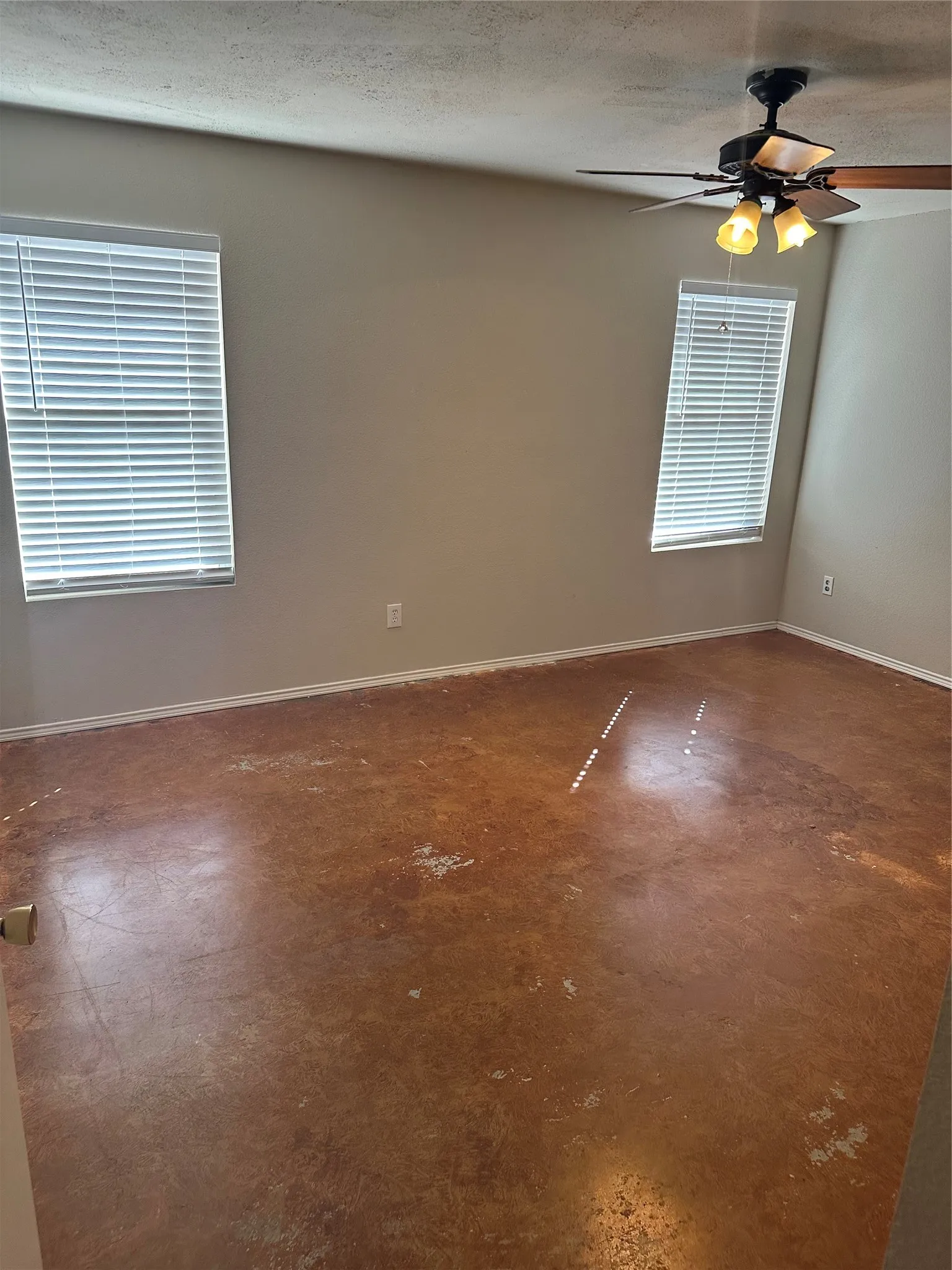 Single Family Residence For Rent in Tarrant County , 5500 Glenshee Drive, Fort Worth, Texas 76135, 3 Bedroom, 2 Bathroom, 2 Garage spaces, 1,462 Sqft, built in 2001, mls#21372220, Real Estate Agent in Fort Worth, Homes For Rent in Tarrant county, Homes For Rent in Fort Worth, Realtor in Fort Worth Texas, Real Estate Brokerage Independent Realty Texas, Luminita Cordes Realtor