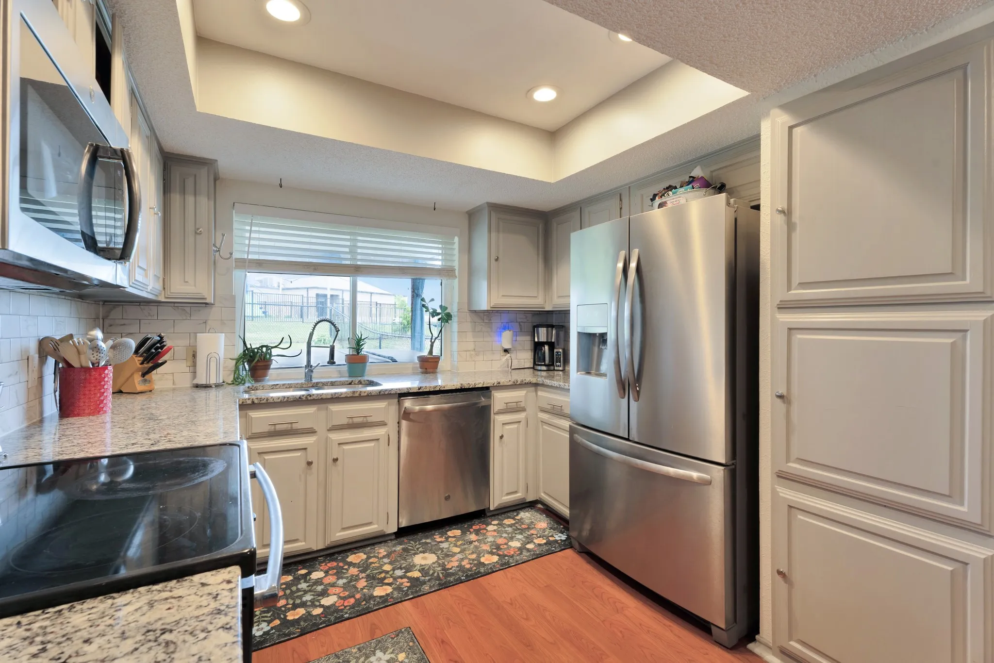 Townhouse For Rent in Hood County , 4507 Overlook Court, Granbury, Texas 76049, 2 Bedroom, 3 Bathroom, 2 Garage spaces, 1,530 Sqft, built in 1975, mls#21376221, Real Estate Agent in Granbury, Homes For Rent in Hood county, Homes For Rent in Granbury, Realtor in Granbury Texas, Real Estate Brokerage Independent Realty Texas, Luminita Cordes Realtor
