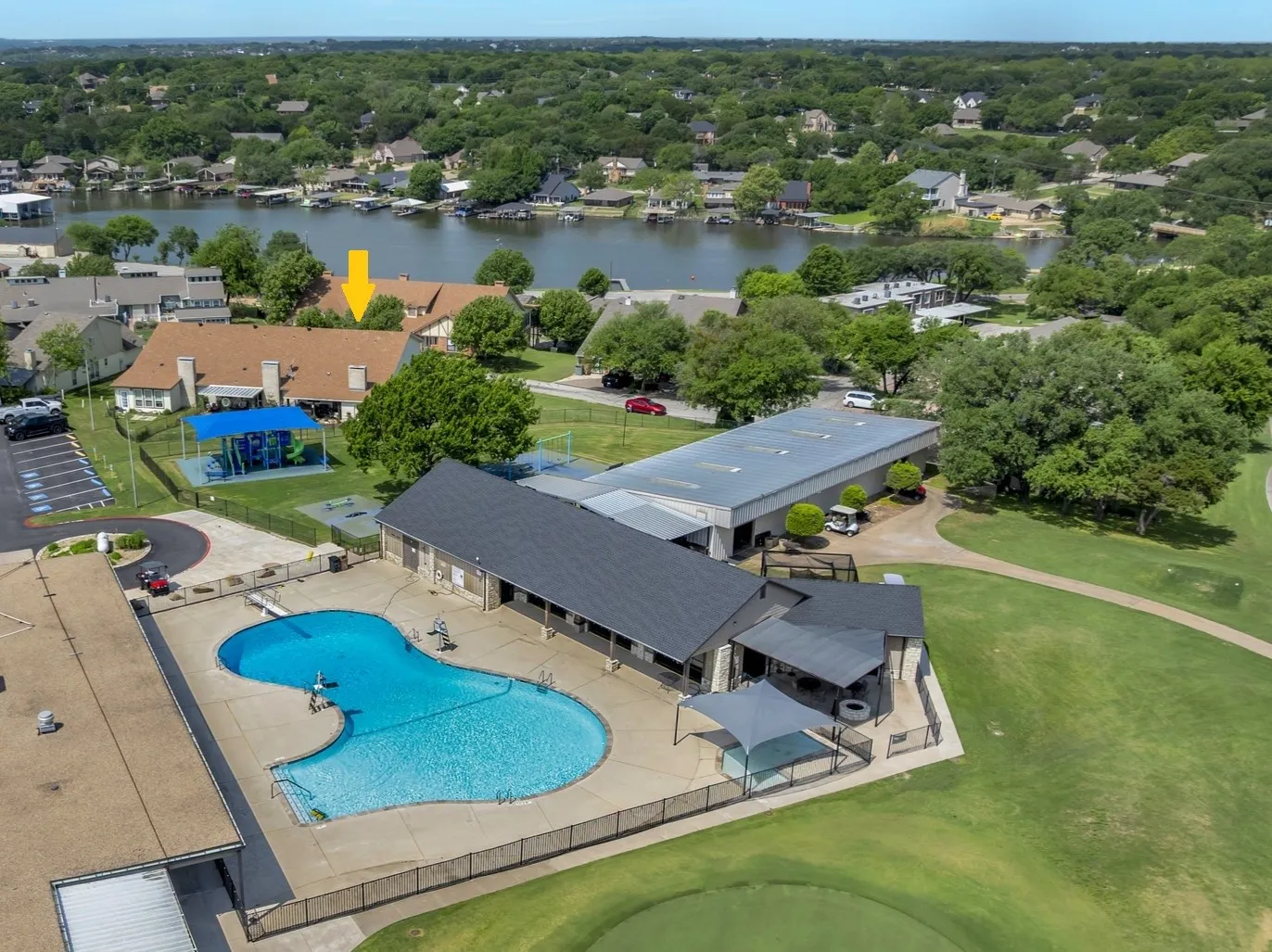 Townhouse For Rent in Hood County , 4507 Overlook Court, Granbury, Texas 76049, 2 Bedroom, 3 Bathroom, 2 Garage spaces, 1,530 Sqft, built in 1975, mls#21376221, Real Estate Agent in Granbury, Homes For Rent in Hood county, Homes For Rent in Granbury, Realtor in Granbury Texas, Real Estate Brokerage Independent Realty Texas, Luminita Cordes Realtor