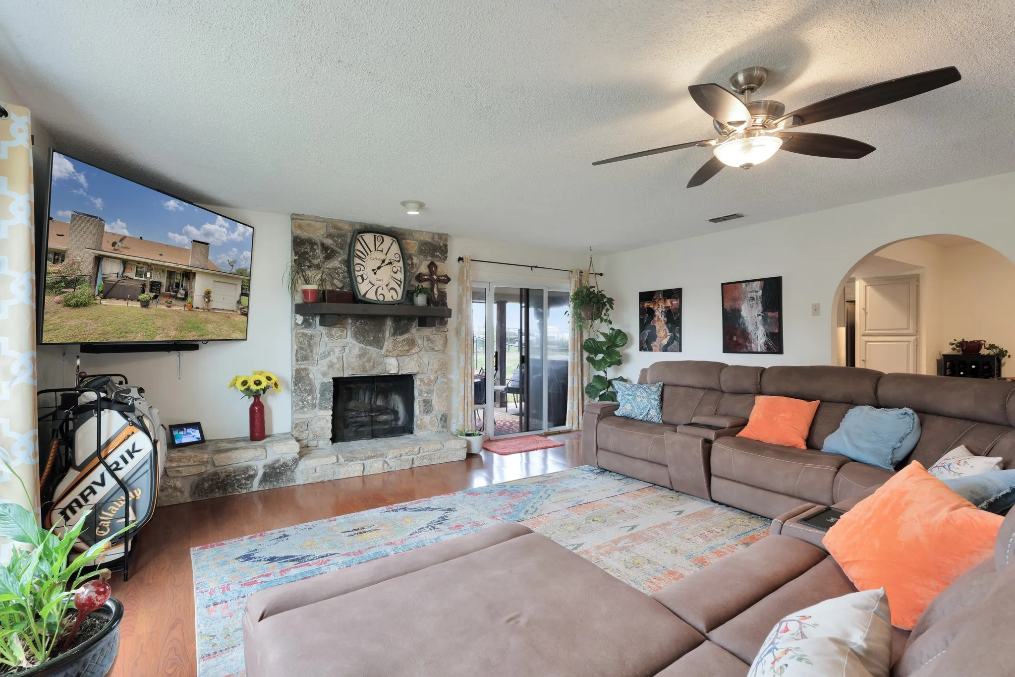 Townhouse For Rent in Hood County , 4507 Overlook Court, Granbury, Texas 76049, 2 Bedroom, 3 Bathroom, 2 Garage spaces, 1,530 Sqft, built in 1975, mls#21376221, Real Estate Agent in Granbury, Homes For Rent in Hood county, Homes For Rent in Granbury, Realtor in Granbury Texas, Real Estate Brokerage Independent Realty Texas, Luminita Cordes Realtor