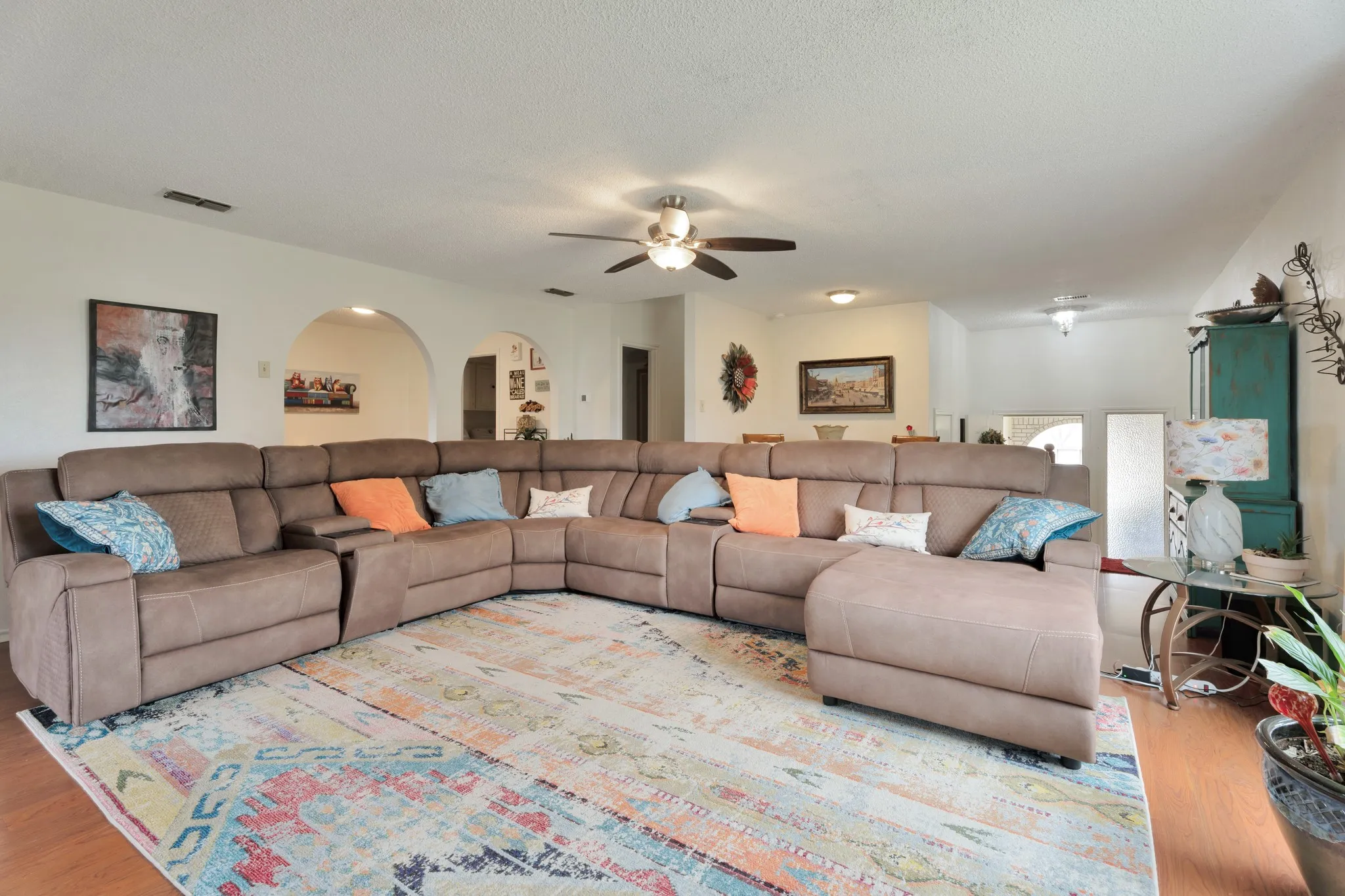 Townhouse For Rent in Hood County , 4507 Overlook Court, Granbury, Texas 76049, 2 Bedroom, 3 Bathroom, 2 Garage spaces, 1,530 Sqft, built in 1975, mls#21376221, Real Estate Agent in Granbury, Homes For Rent in Hood county, Homes For Rent in Granbury, Realtor in Granbury Texas, Real Estate Brokerage Independent Realty Texas, Luminita Cordes Realtor