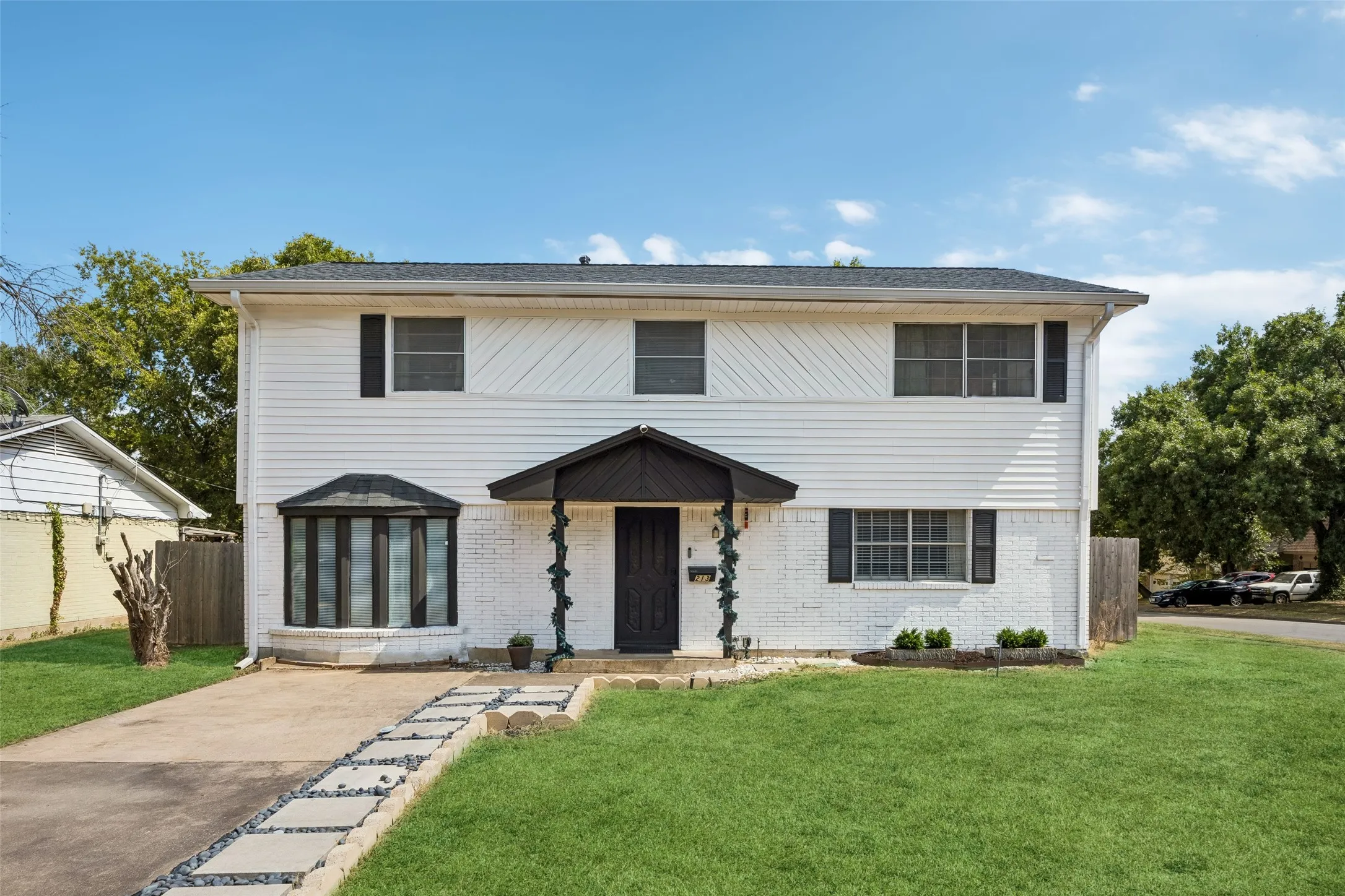 Single Family Residence For Sale in Dallas County , 213 Harrington Circle, Duncanville, Texas 75116, 4 Bedroom, 3 Bathroom, 2 Garage spaces, 2,132 Sqft, built in 1963, mls#21373538, Real Estate Agent in Duncanville, Homes For Sale in Dallas county, Homes For Sale in Duncanville, Realtor in Duncanville Texas, Real Estate Brokerage Independent Realty Texas, Luminita Cordes Realtor