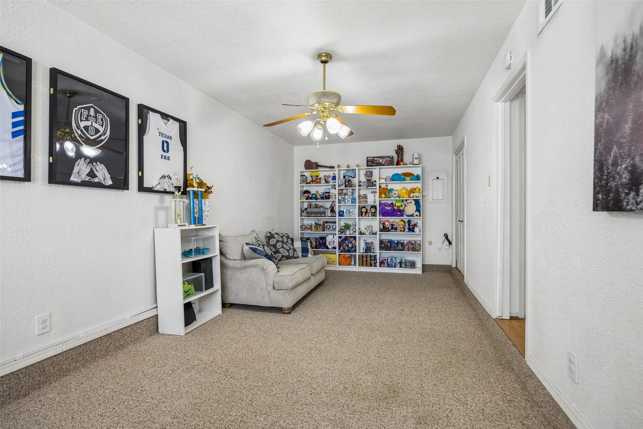 Single Family Residence For Sale in Dallas County , 213 Harrington Circle, Duncanville, Texas 75116, 4 Bedroom, 3 Bathroom, 2 Garage spaces, 2,132 Sqft, built in 1963, mls#21373538, Real Estate Agent in Duncanville, Homes For Sale in Dallas county, Homes For Sale in Duncanville, Realtor in Duncanville Texas, Real Estate Brokerage Independent Realty Texas, Luminita Cordes Realtor