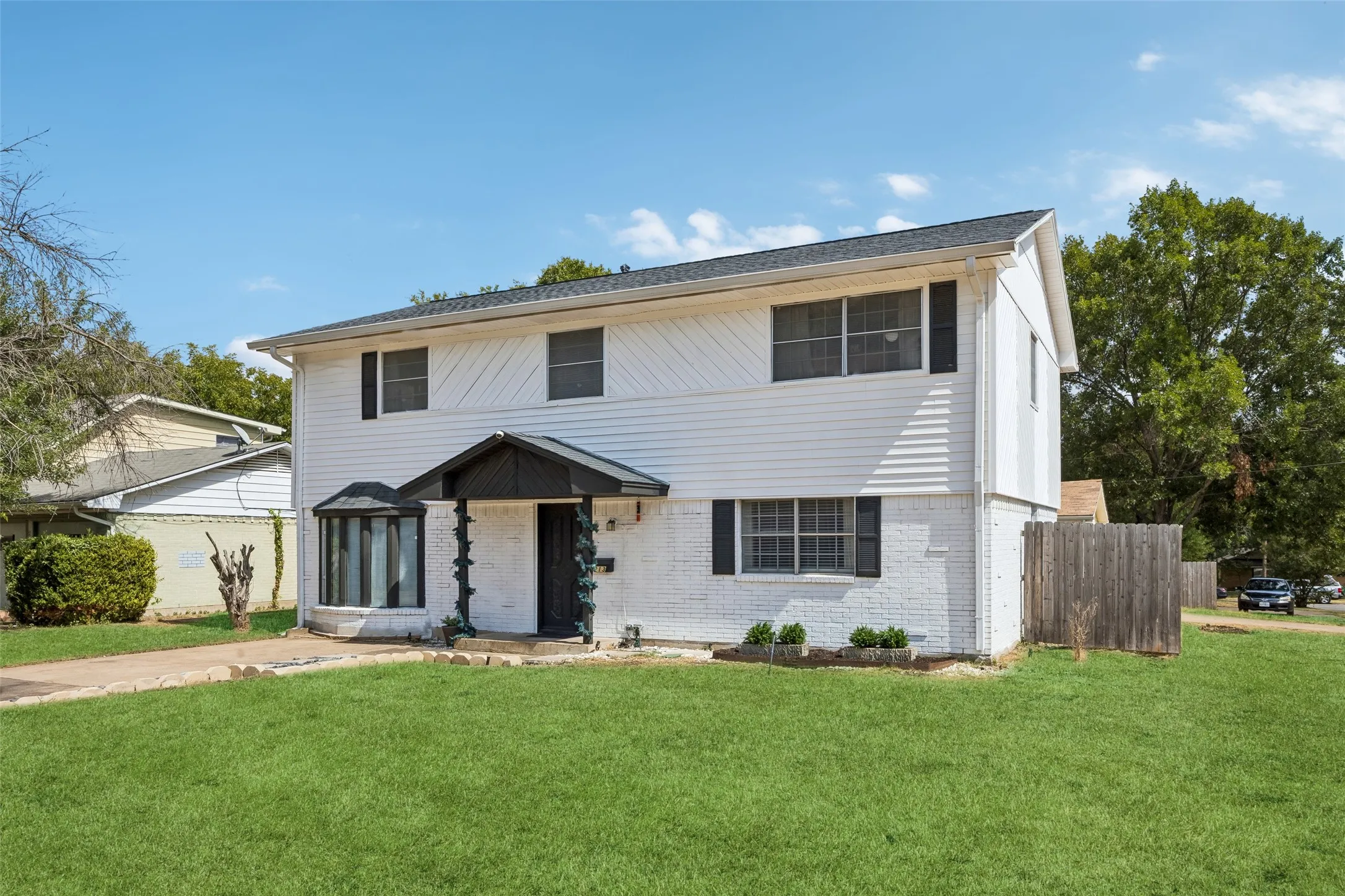 Single Family Residence For Sale in Dallas County , 213 Harrington Circle, Duncanville, Texas 75116, 4 Bedroom, 3 Bathroom, 2 Garage spaces, 2,132 Sqft, built in 1963, mls#21373538, Real Estate Agent in Duncanville, Homes For Sale in Dallas county, Homes For Sale in Duncanville, Realtor in Duncanville Texas, Real Estate Brokerage Independent Realty Texas, Luminita Cordes Realtor