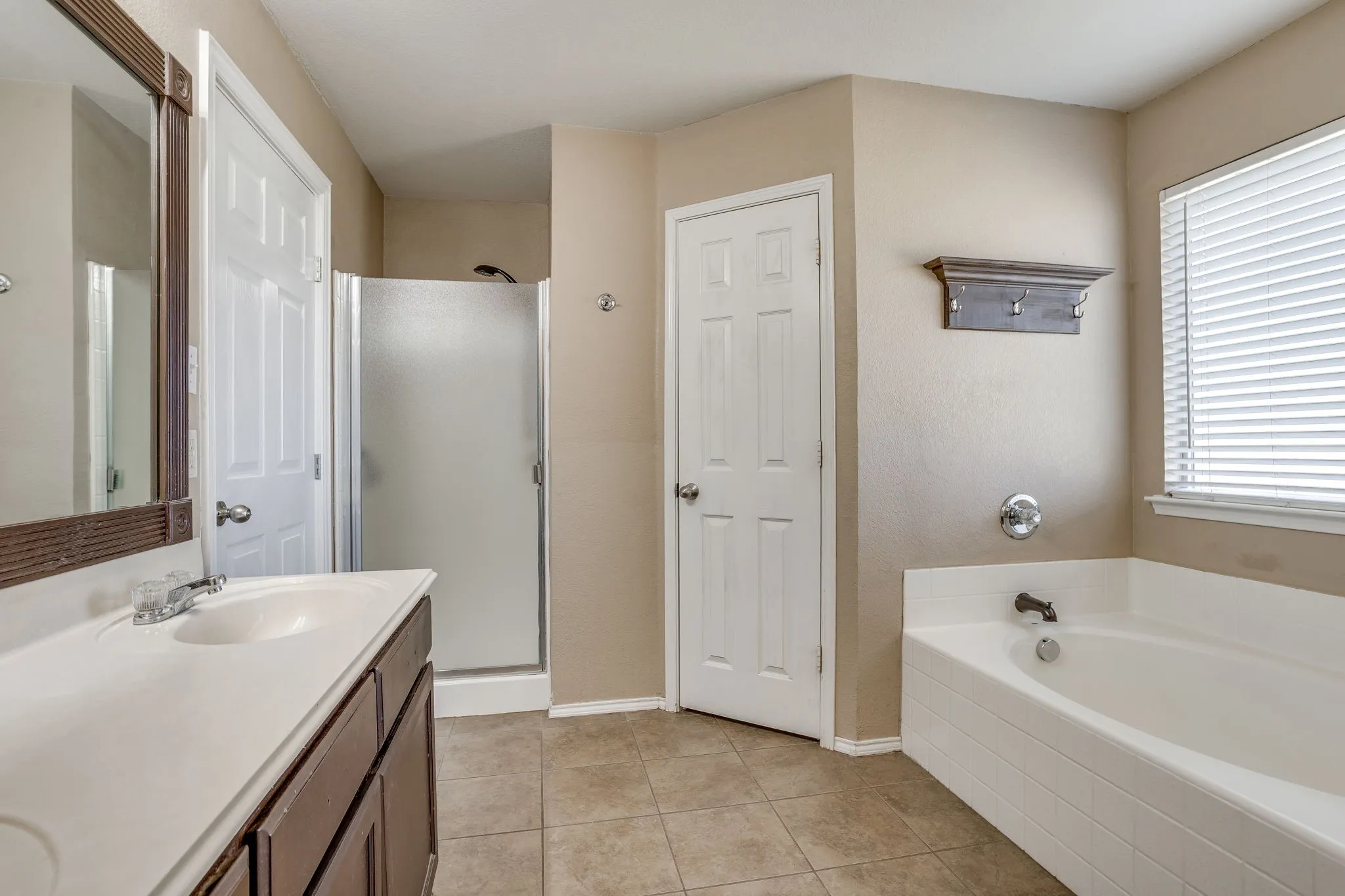 Single Family Residence For Sale in Johnson County , 1032 Kingfish Drive, Burleson, Texas 76028, 4 Bedroom, 2 Bathroom, 2 Garage spaces, 1,761 Sqft, built in 2005, mls#21307269, Real Estate Agent in Burleson, Homes For Sale in Johnson county, Homes For Sale in Burleson, Realtor in Burleson Texas, Real Estate Brokerage Independent Realty Texas, Luminita Cordes Realtor