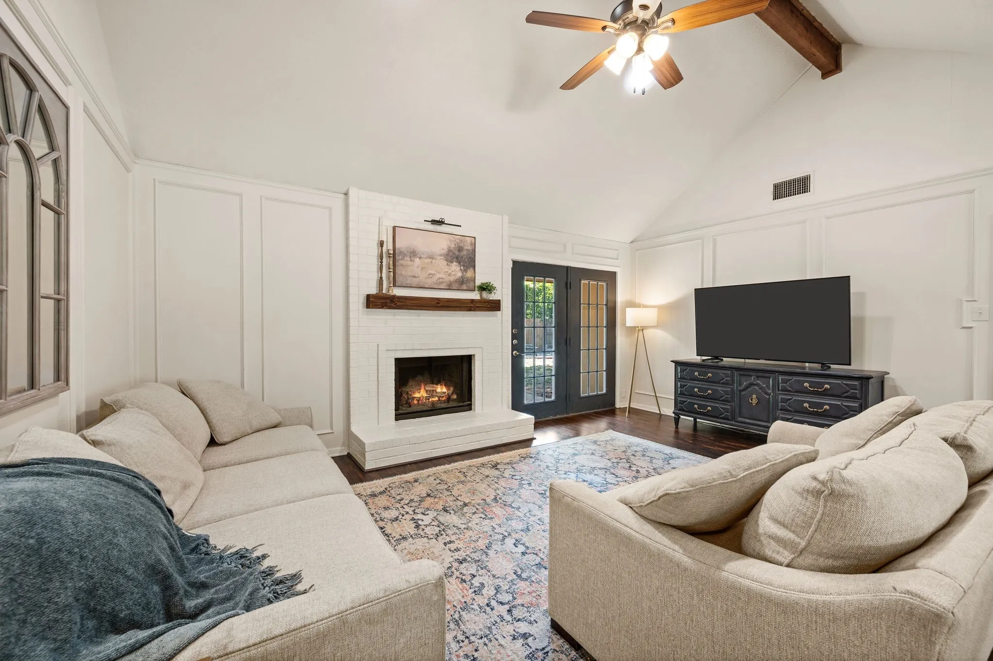 Single Family Residence For Sale in Tarrant County , 328 Cindy Street S, Keller, Texas 76248, 3 Bedroom, 2 Bathroom, 2 Garage spaces, 1,353 Sqft, built in 1985, mls#21376257, Real Estate Agent in Keller, Homes For Sale in Tarrant county, Homes For Sale in Keller, Realtor in Keller Texas, Real Estate Brokerage Independent Realty Texas, Luminita Cordes Realtor