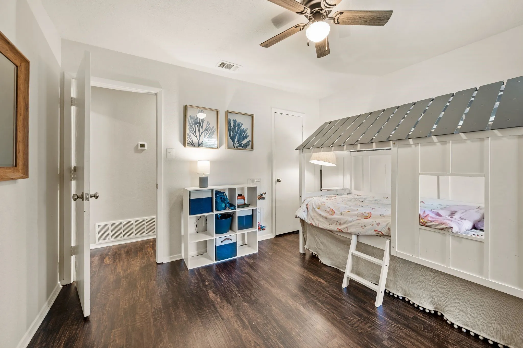 Single Family Residence For Sale in Tarrant County , 328 Cindy Street S, Keller, Texas 76248, 3 Bedroom, 2 Bathroom, 2 Garage spaces, 1,353 Sqft, built in 1985, mls#21376257, Real Estate Agent in Keller, Homes For Sale in Tarrant county, Homes For Sale in Keller, Realtor in Keller Texas, Real Estate Brokerage Independent Realty Texas, Luminita Cordes Realtor