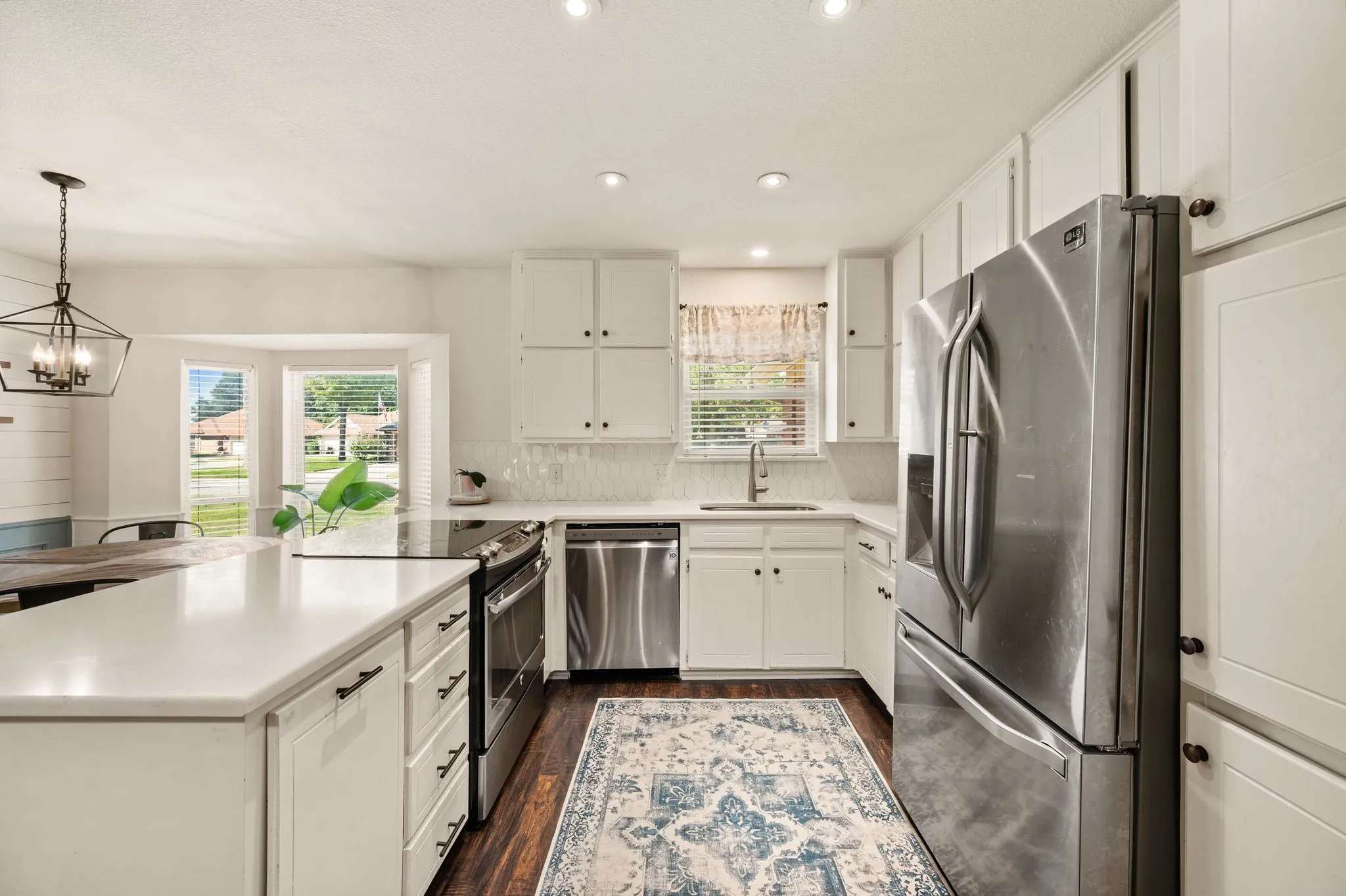Single Family Residence For Sale in Tarrant County , 328 Cindy Street S, Keller, Texas 76248, 3 Bedroom, 2 Bathroom, 2 Garage spaces, 1,353 Sqft, built in 1985, mls#21376257, Real Estate Agent in Keller, Homes For Sale in Tarrant county, Homes For Sale in Keller, Realtor in Keller Texas, Real Estate Brokerage Independent Realty Texas, Luminita Cordes Realtor