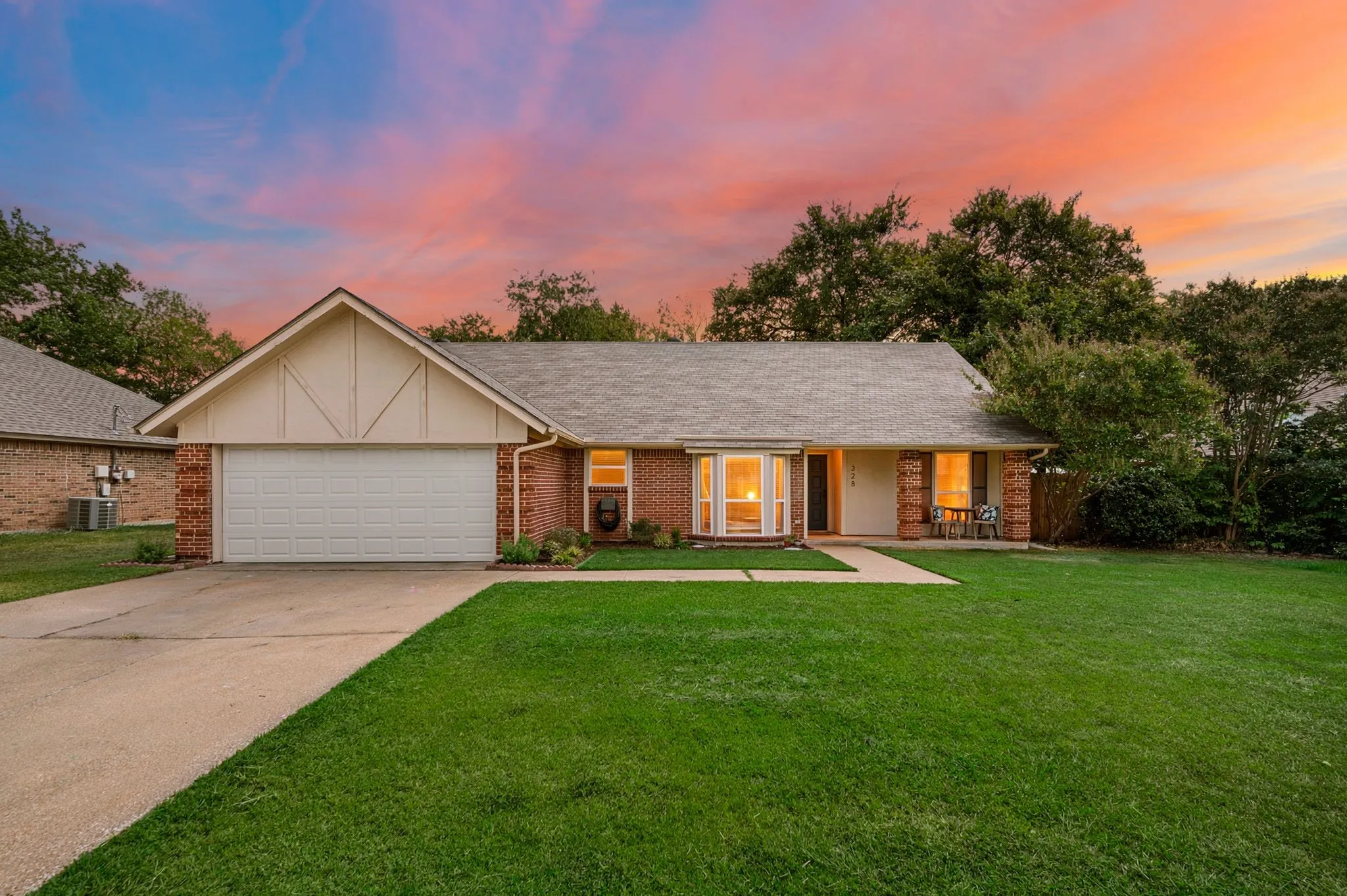 Single Family Residence For Sale in Tarrant County , 328 Cindy Street S, Keller, Texas 76248, 3 Bedroom, 2 Bathroom, 2 Garage spaces, 1,353 Sqft, built in 1985, mls#21376257, Real Estate Agent in Keller, Homes For Sale in Tarrant county, Homes For Sale in Keller, Realtor in Keller Texas, Real Estate Brokerage Independent Realty Texas, Luminita Cordes Realtor