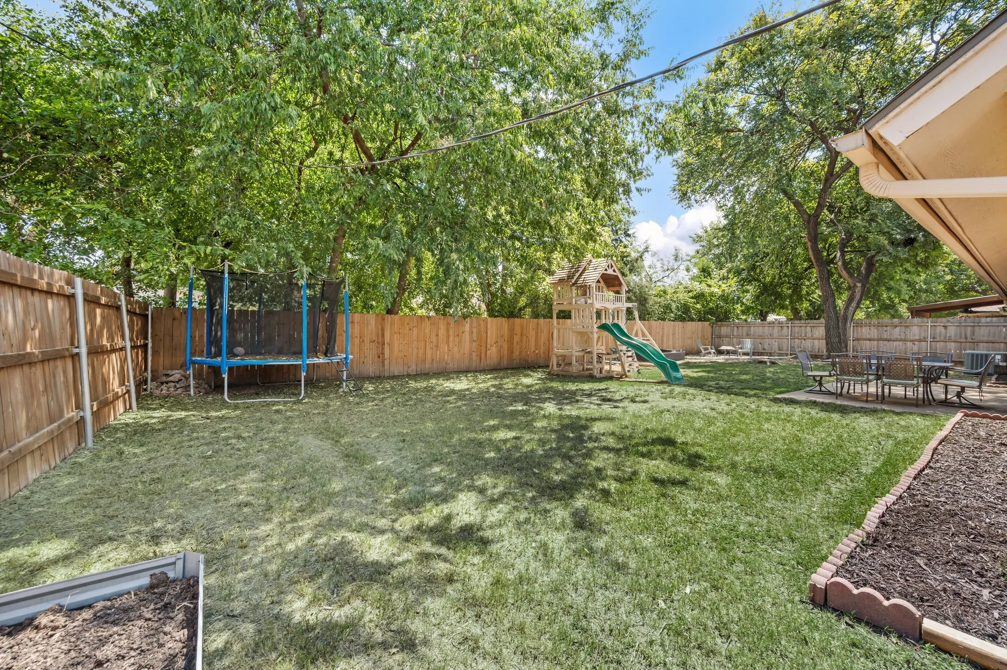 Single Family Residence For Sale in Tarrant County , 328 Cindy Street S, Keller, Texas 76248, 3 Bedroom, 2 Bathroom, 2 Garage spaces, 1,353 Sqft, built in 1985, mls#21376257, Real Estate Agent in Keller, Homes For Sale in Tarrant county, Homes For Sale in Keller, Realtor in Keller Texas, Real Estate Brokerage Independent Realty Texas, Luminita Cordes Realtor