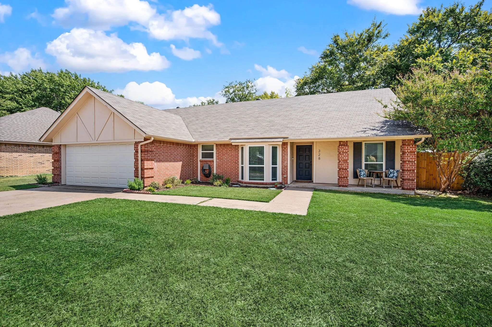 Single Family Residence For Sale in Tarrant County , 328 Cindy Street S, Keller, Texas 76248, 3 Bedroom, 2 Bathroom, 2 Garage spaces, 1,353 Sqft, built in 1985, mls#21376257, Real Estate Agent in Keller, Homes For Sale in Tarrant county, Homes For Sale in Keller, Realtor in Keller Texas, Real Estate Brokerage Independent Realty Texas, Luminita Cordes Realtor