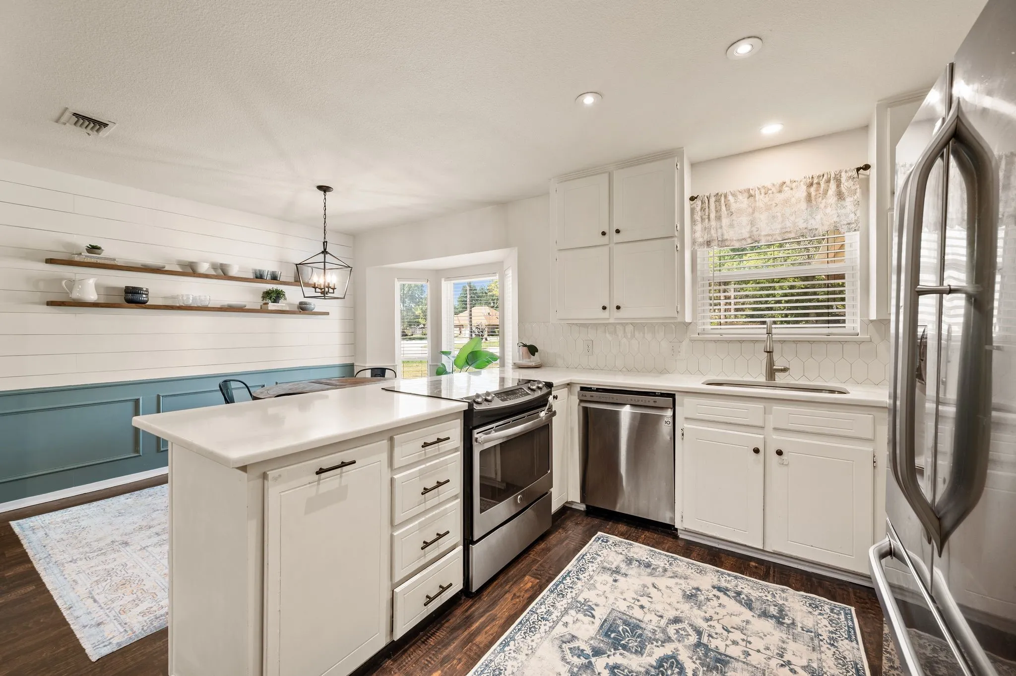 Single Family Residence For Sale in Tarrant County , 328 Cindy Street S, Keller, Texas 76248, 3 Bedroom, 2 Bathroom, 2 Garage spaces, 1,353 Sqft, built in 1985, mls#21376257, Real Estate Agent in Keller, Homes For Sale in Tarrant county, Homes For Sale in Keller, Realtor in Keller Texas, Real Estate Brokerage Independent Realty Texas, Luminita Cordes Realtor