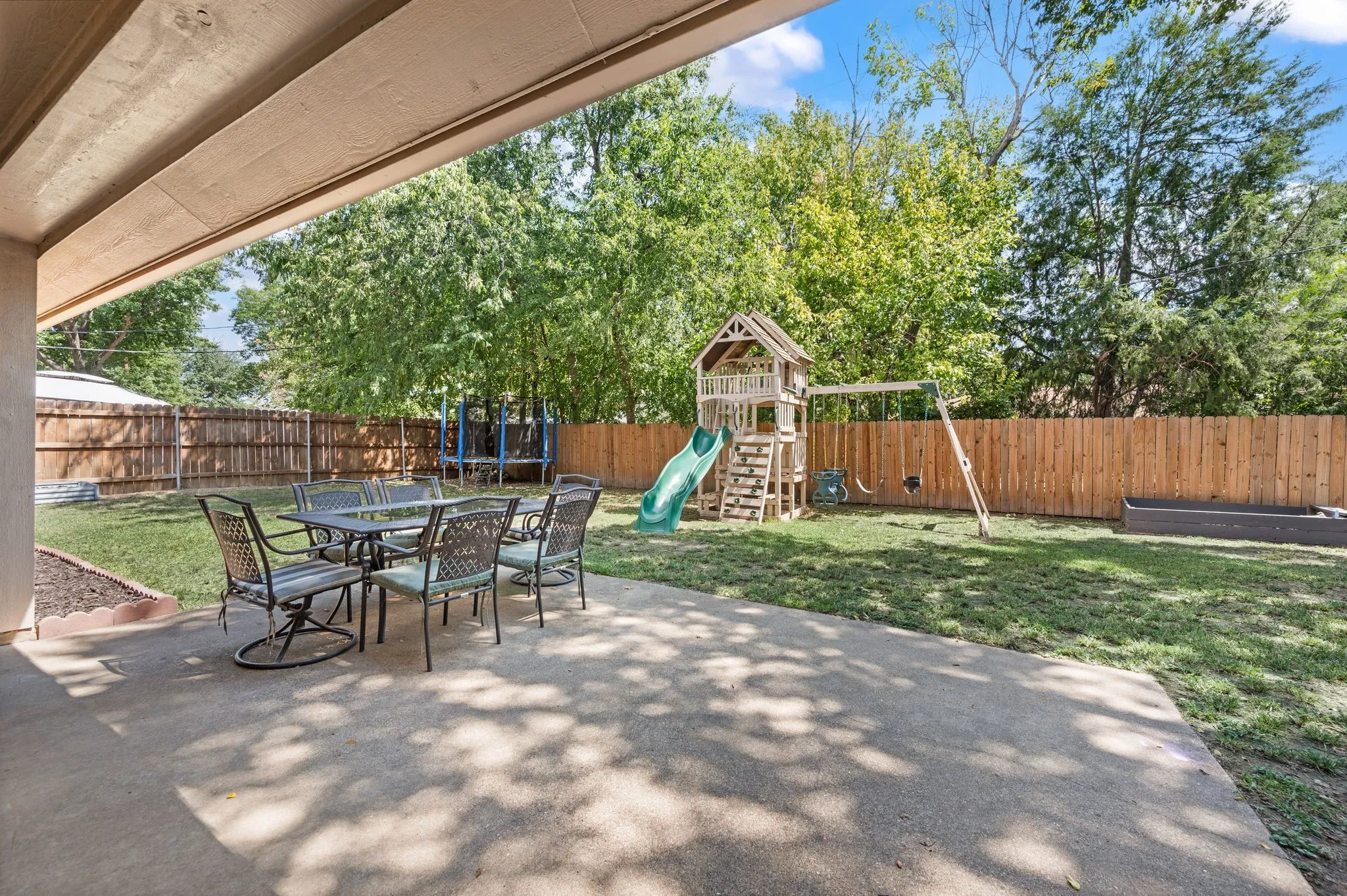 Single Family Residence For Sale in Tarrant County , 328 Cindy Street S, Keller, Texas 76248, 3 Bedroom, 2 Bathroom, 2 Garage spaces, 1,353 Sqft, built in 1985, mls#21376257, Real Estate Agent in Keller, Homes For Sale in Tarrant county, Homes For Sale in Keller, Realtor in Keller Texas, Real Estate Brokerage Independent Realty Texas, Luminita Cordes Realtor