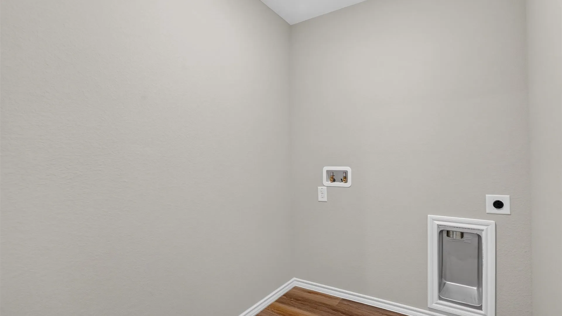 Single Family Residence For Sale in Wise County , 184 HIBISCUS Drive, Boyd, Texas 76023, 5 Bedroom, 2 Bathroom, 2 Garage spaces, 1,818 Sqft, built in 2026, mls#21376203, Real Estate Agent in Boyd, Homes For Sale in Wise county, Homes For Sale in Boyd, Realtor in Boyd Texas, Real Estate Brokerage Independent Realty Texas, Luminita Cordes Realtor