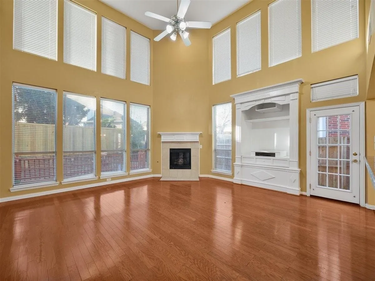 Single Family Residence For Rent in Dallas County , 4551 Durrand Drive, Grand Prairie, Texas 75052, 5 Bedroom, 4 Bathroom, 2 Garage spaces, 3,894 Sqft, built in 2003, mls#21377937, Real Estate Agent in Grand Prairie, Homes For Rent in Dallas county, Homes For Rent in Grand Prairie, Realtor in Grand Prairie Texas, Real Estate Brokerage Independent Realty Texas, Luminita Cordes Realtor