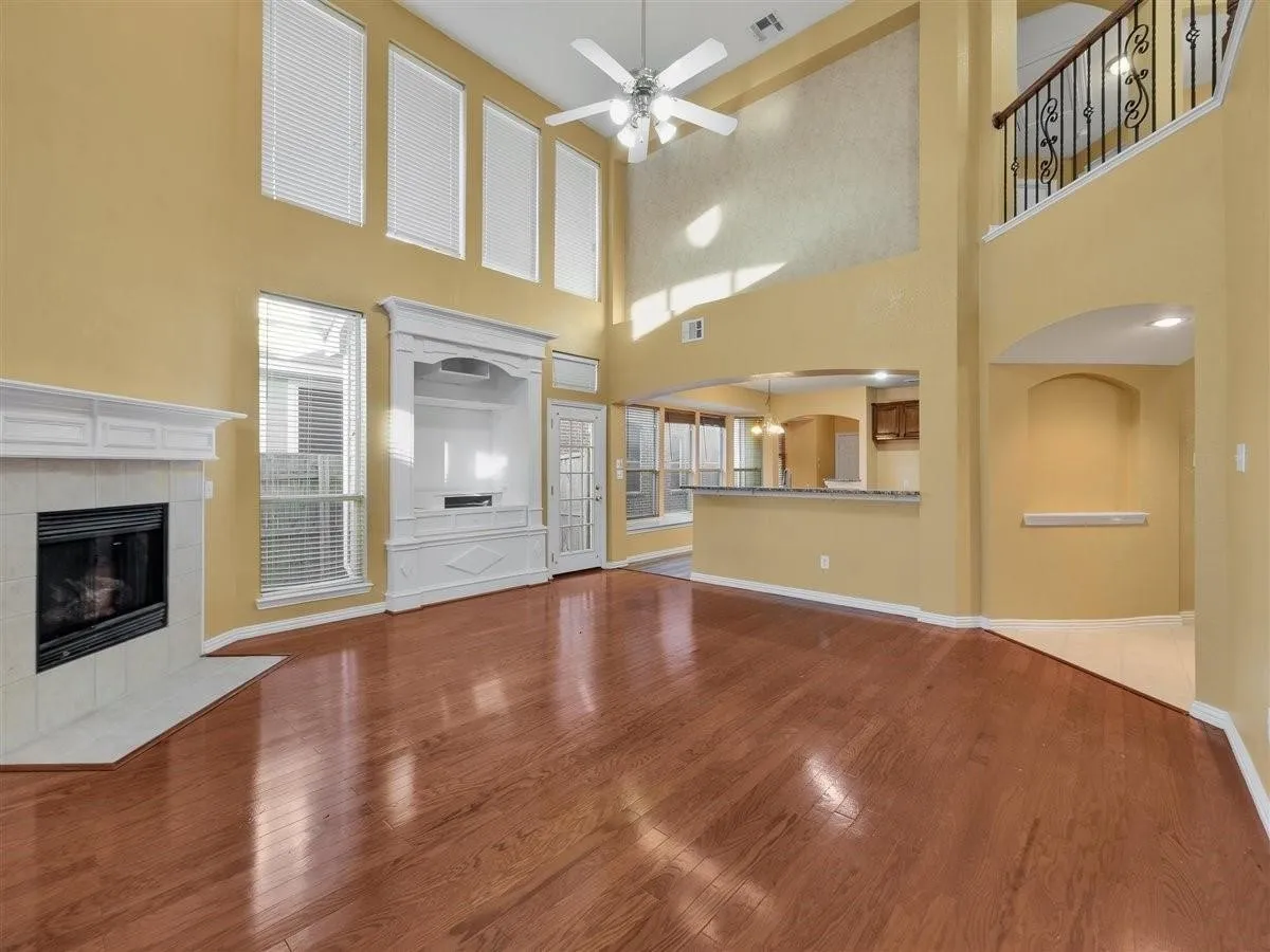 Single Family Residence For Rent in Dallas County , 4551 Durrand Drive, Grand Prairie, Texas 75052, 5 Bedroom, 4 Bathroom, 2 Garage spaces, 3,894 Sqft, built in 2003, mls#21377937, Real Estate Agent in Grand Prairie, Homes For Rent in Dallas county, Homes For Rent in Grand Prairie, Realtor in Grand Prairie Texas, Real Estate Brokerage Independent Realty Texas, Luminita Cordes Realtor