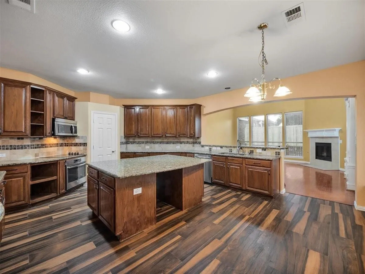Single Family Residence For Rent in Dallas County , 4551 Durrand Drive, Grand Prairie, Texas 75052, 5 Bedroom, 4 Bathroom, 2 Garage spaces, 3,894 Sqft, built in 2003, mls#21377937, Real Estate Agent in Grand Prairie, Homes For Rent in Dallas county, Homes For Rent in Grand Prairie, Realtor in Grand Prairie Texas, Real Estate Brokerage Independent Realty Texas, Luminita Cordes Realtor