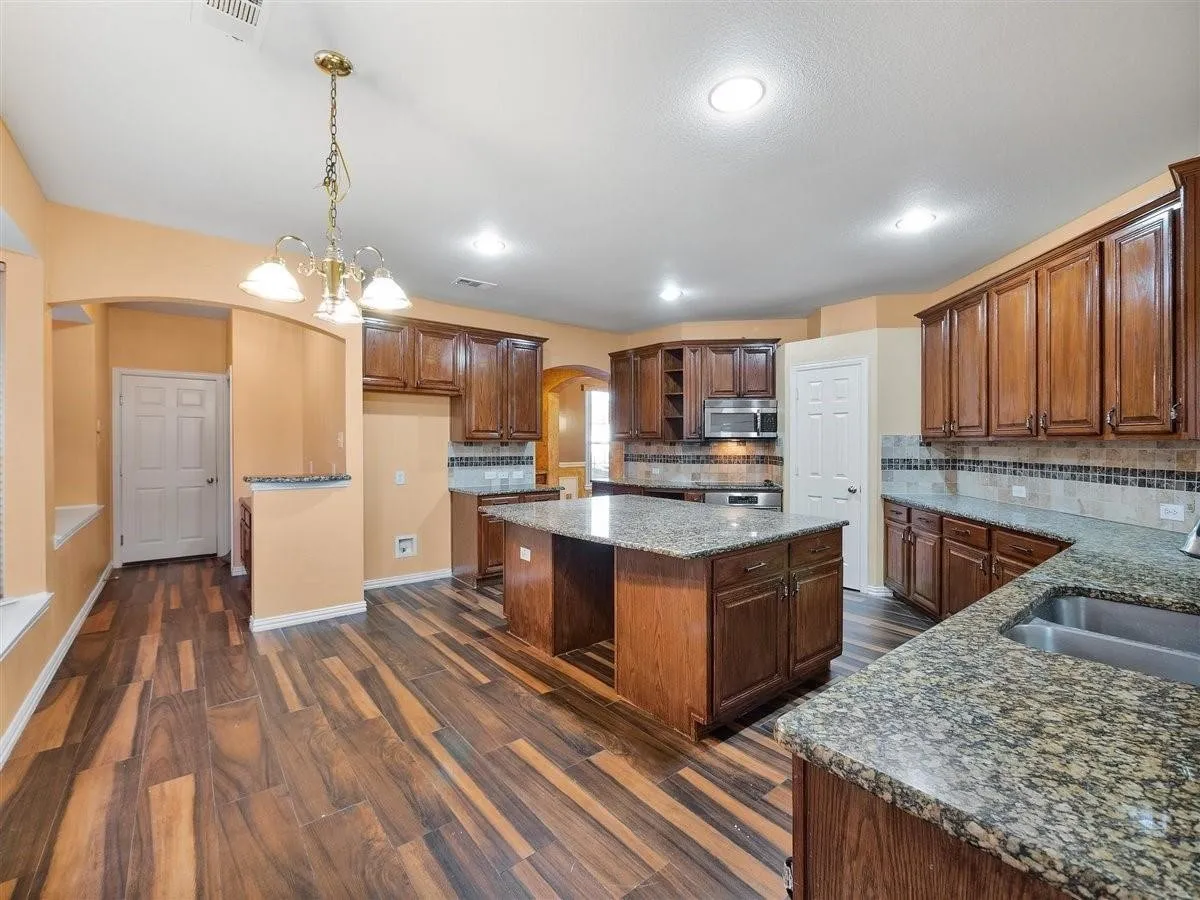 Single Family Residence For Rent in Dallas County , 4551 Durrand Drive, Grand Prairie, Texas 75052, 5 Bedroom, 4 Bathroom, 2 Garage spaces, 3,894 Sqft, built in 2003, mls#21377937, Real Estate Agent in Grand Prairie, Homes For Rent in Dallas county, Homes For Rent in Grand Prairie, Realtor in Grand Prairie Texas, Real Estate Brokerage Independent Realty Texas, Luminita Cordes Realtor