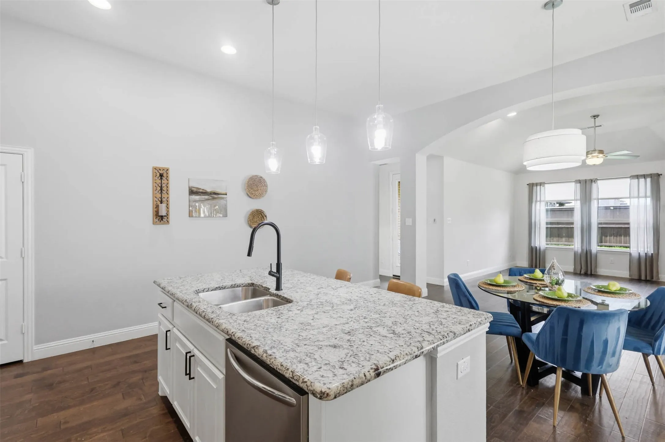 Single Family Residence For Sale in Denton County , 16117 Plum Court, Prosper, Texas 75078, 4 Bedroom, 3 Bathroom, 2 Garage spaces, 2,052 Sqft, built in 2017, mls#21377948, Real Estate Agent in Prosper, Homes For Sale in Denton county, Homes For Sale in Prosper, Realtor in Prosper Texas, Real Estate Brokerage Independent Realty Texas, Luminita Cordes Realtor