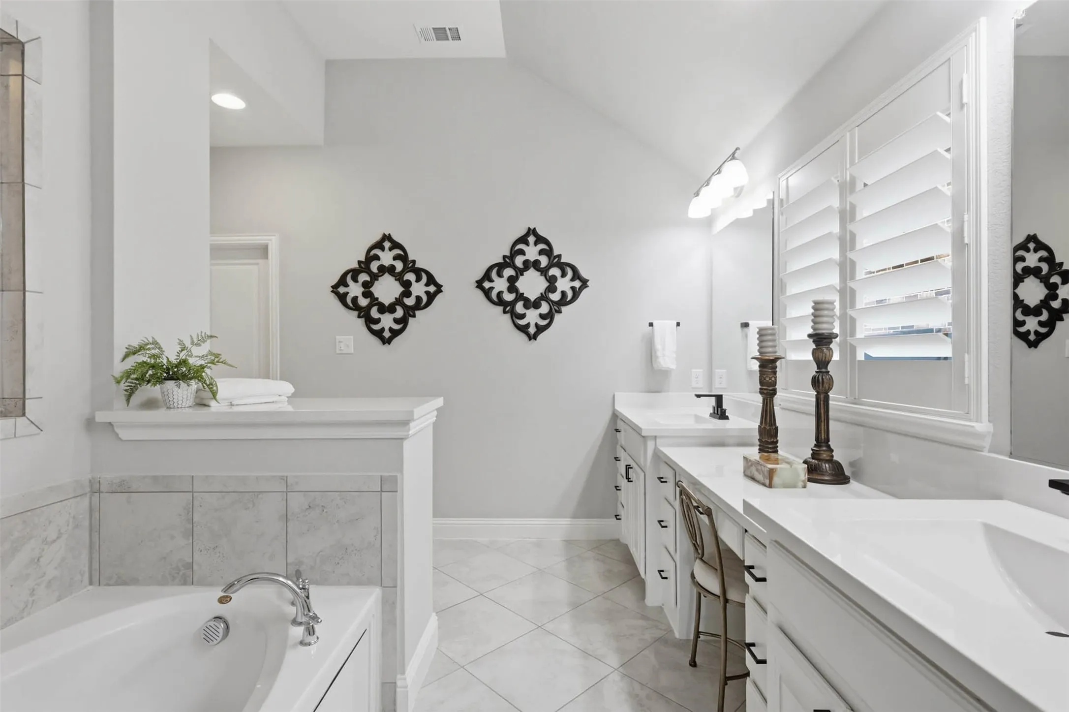 Single Family Residence For Sale in Denton County , 16117 Plum Court, Prosper, Texas 75078, 4 Bedroom, 3 Bathroom, 2 Garage spaces, 2,052 Sqft, built in 2017, mls#21377948, Real Estate Agent in Prosper, Homes For Sale in Denton county, Homes For Sale in Prosper, Realtor in Prosper Texas, Real Estate Brokerage Independent Realty Texas, Luminita Cordes Realtor