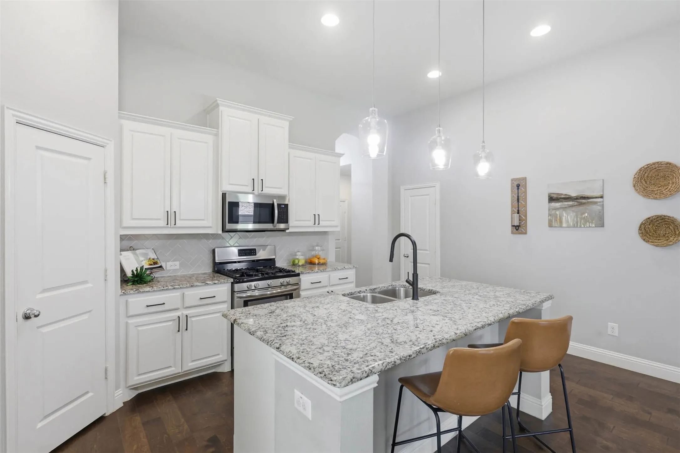 Single Family Residence For Sale in Denton County , 16117 Plum Court, Prosper, Texas 75078, 4 Bedroom, 3 Bathroom, 2 Garage spaces, 2,052 Sqft, built in 2017, mls#21377948, Real Estate Agent in Prosper, Homes For Sale in Denton county, Homes For Sale in Prosper, Realtor in Prosper Texas, Real Estate Brokerage Independent Realty Texas, Luminita Cordes Realtor