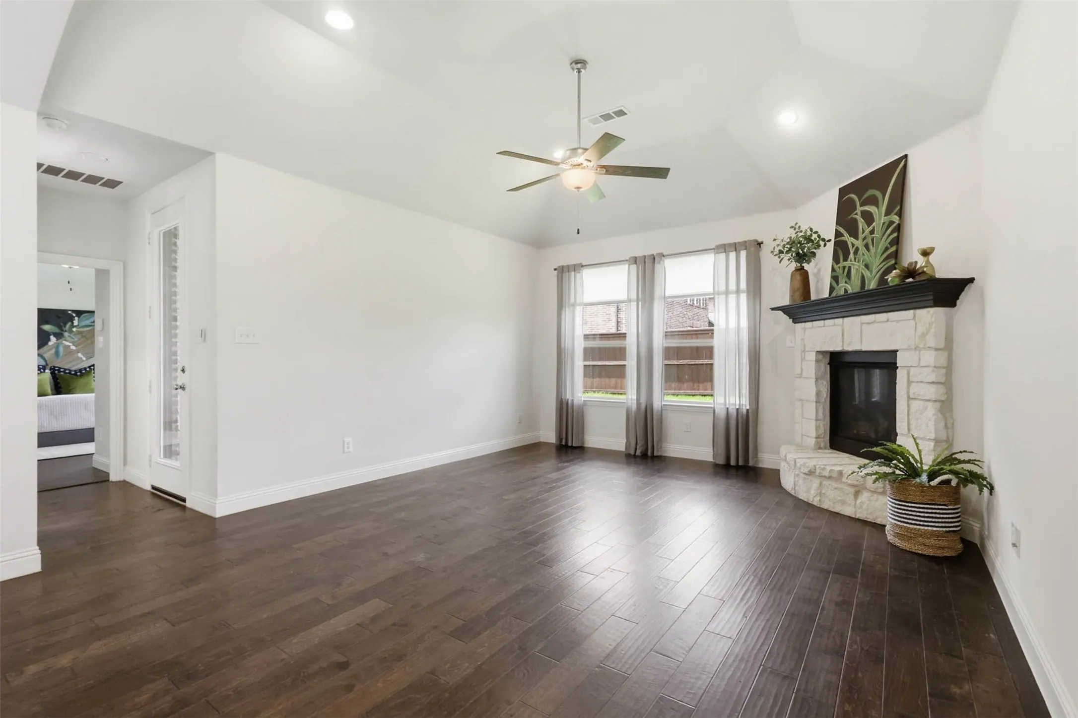 Single Family Residence For Sale in Denton County , 16117 Plum Court, Prosper, Texas 75078, 4 Bedroom, 3 Bathroom, 2 Garage spaces, 2,052 Sqft, built in 2017, mls#21377948, Real Estate Agent in Prosper, Homes For Sale in Denton county, Homes For Sale in Prosper, Realtor in Prosper Texas, Real Estate Brokerage Independent Realty Texas, Luminita Cordes Realtor