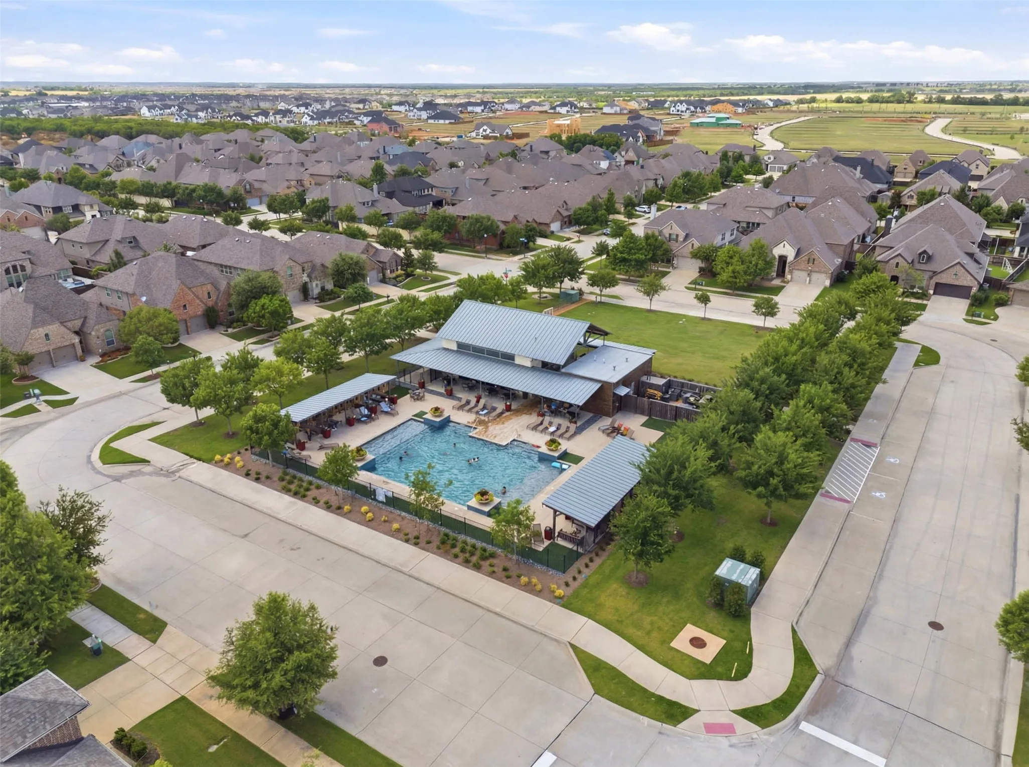 Single Family Residence For Sale in Denton County , 16117 Plum Court, Prosper, Texas 75078, 4 Bedroom, 3 Bathroom, 2 Garage spaces, 2,052 Sqft, built in 2017, mls#21377948, Real Estate Agent in Prosper, Homes For Sale in Denton county, Homes For Sale in Prosper, Realtor in Prosper Texas, Real Estate Brokerage Independent Realty Texas, Luminita Cordes Realtor