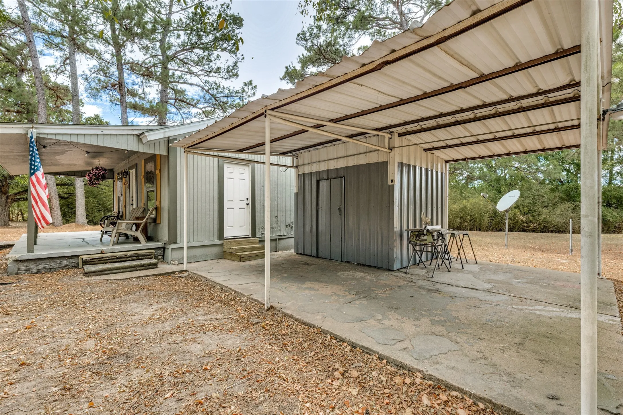 Single Family Residence For Sale in Van Zandt County , 245 Vz County Road 1707, Grand Saline, Texas 75140, 1 Bedroom, 1 Bathroom, Garage spaces, 480 Sqft, built in 1980, mls#21377890, Real Estate Agent in Grand Saline, Homes For Sale in Van Zandt county, Homes For Sale in Grand Saline, Realtor in Grand Saline Texas, Real Estate Brokerage Independent Realty Texas, Luminita Cordes Realtor
