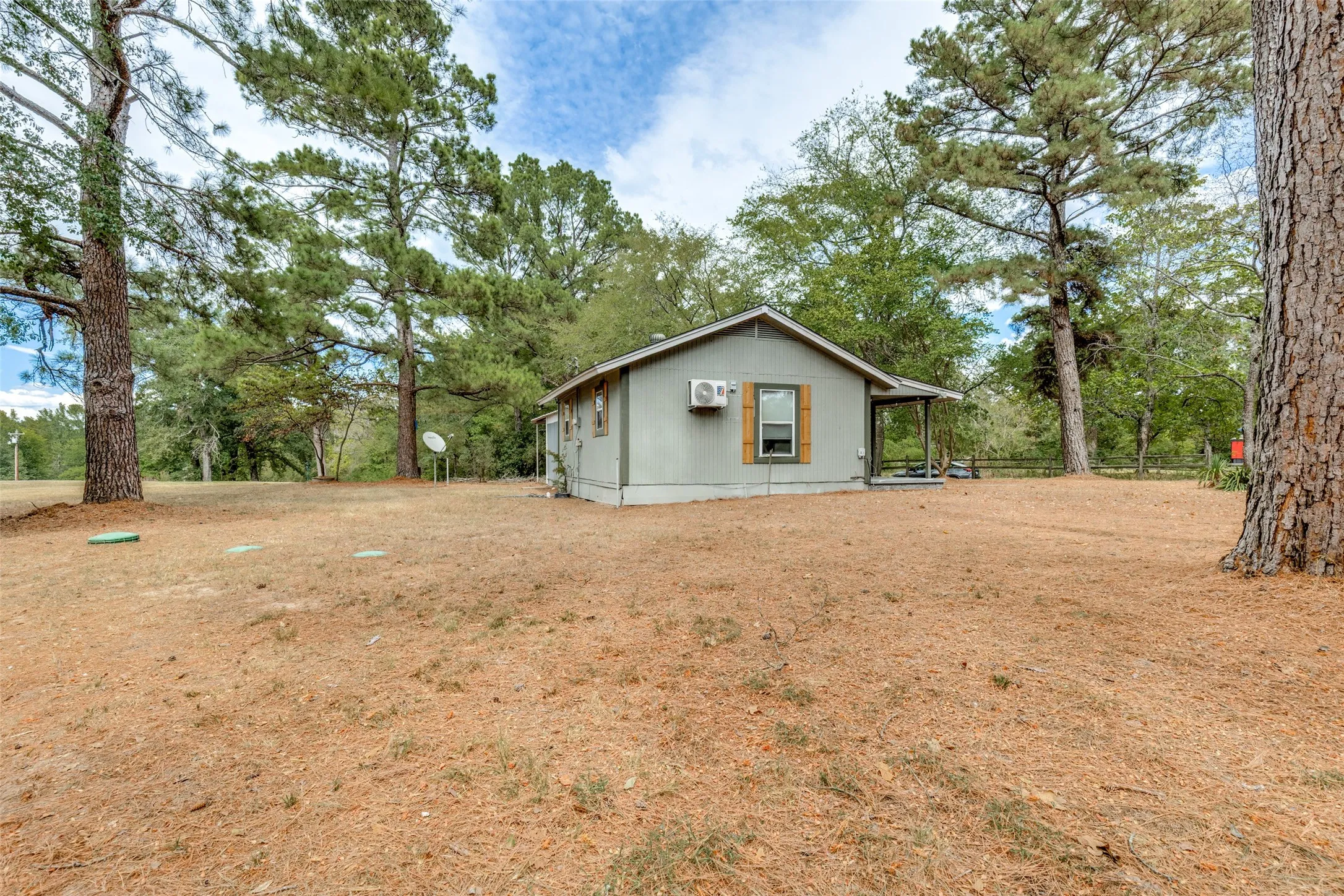 Single Family Residence For Sale in Van Zandt County , 245 Vz County Road 1707, Grand Saline, Texas 75140, 1 Bedroom, 1 Bathroom, Garage spaces, 480 Sqft, built in 1980, mls#21377890, Real Estate Agent in Grand Saline, Homes For Sale in Van Zandt county, Homes For Sale in Grand Saline, Realtor in Grand Saline Texas, Real Estate Brokerage Independent Realty Texas, Luminita Cordes Realtor