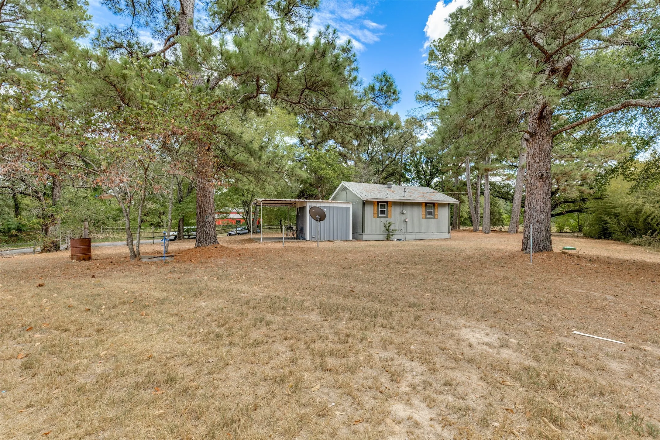 Single Family Residence For Sale in Van Zandt County , 245 Vz County Road 1707, Grand Saline, Texas 75140, 1 Bedroom, 1 Bathroom, Garage spaces, 480 Sqft, built in 1980, mls#21377890, Real Estate Agent in Grand Saline, Homes For Sale in Van Zandt county, Homes For Sale in Grand Saline, Realtor in Grand Saline Texas, Real Estate Brokerage Independent Realty Texas, Luminita Cordes Realtor
