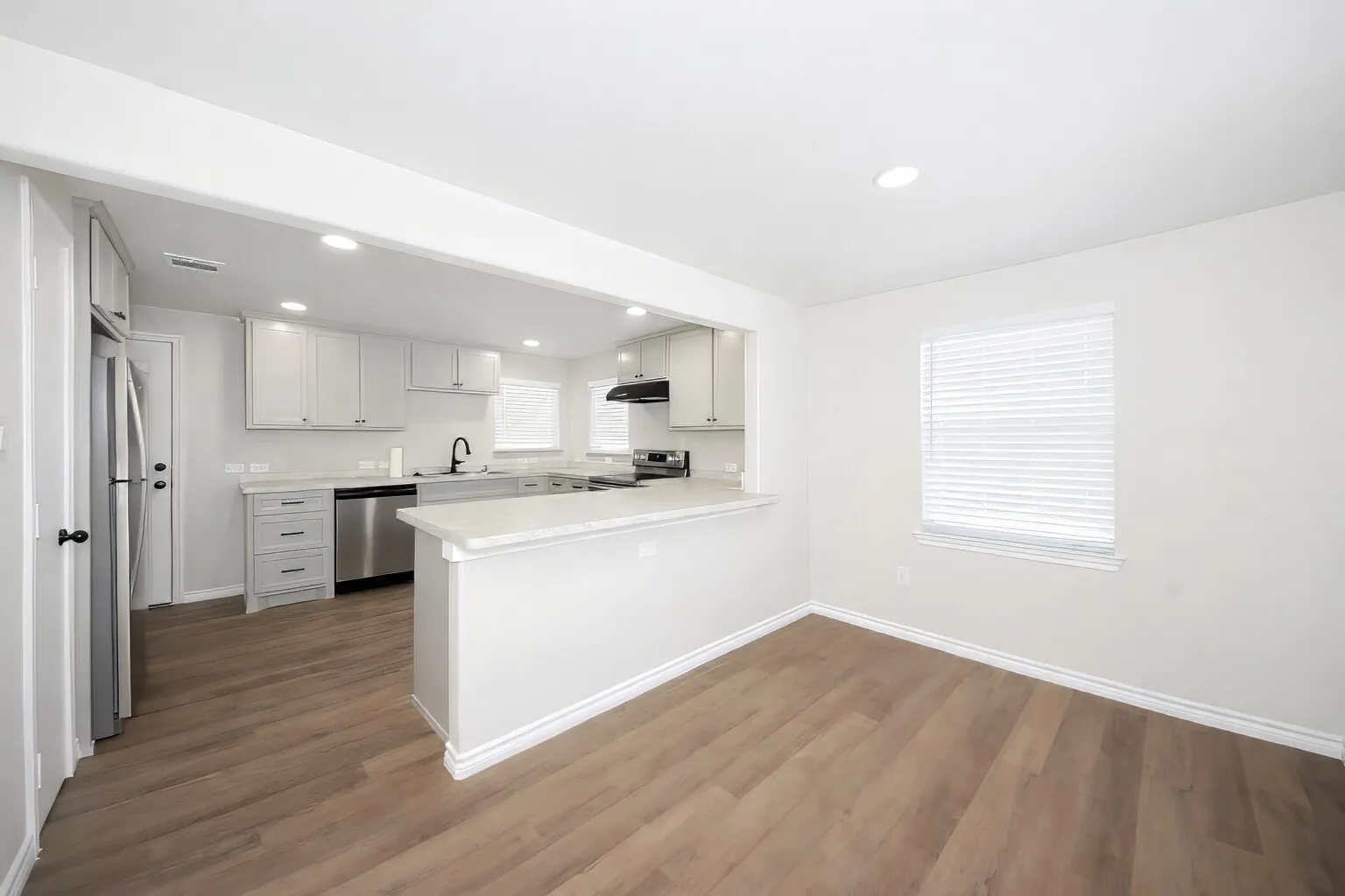 Single Family Residence For Rent in Wise County , 1119 Salt Creek Road, Springtown, Texas 76082, 3 Bedroom, 2 Bathroom, 2 Garage spaces, 2,181 Sqft, built in 1970, mls#21377950, Real Estate Agent in Springtown, Homes For Rent in Wise county, Homes For Rent in Springtown, Realtor in Springtown Texas, Real Estate Brokerage Independent Realty Texas, Luminita Cordes Realtor