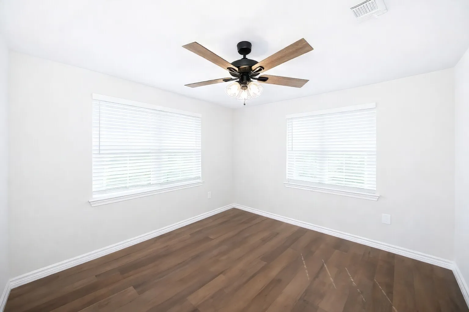 Single Family Residence For Rent in Wise County , 1119 Salt Creek Road, Springtown, Texas 76082, 3 Bedroom, 2 Bathroom, 2 Garage spaces, 2,181 Sqft, built in 1970, mls#21377950, Real Estate Agent in Springtown, Homes For Rent in Wise county, Homes For Rent in Springtown, Realtor in Springtown Texas, Real Estate Brokerage Independent Realty Texas, Luminita Cordes Realtor